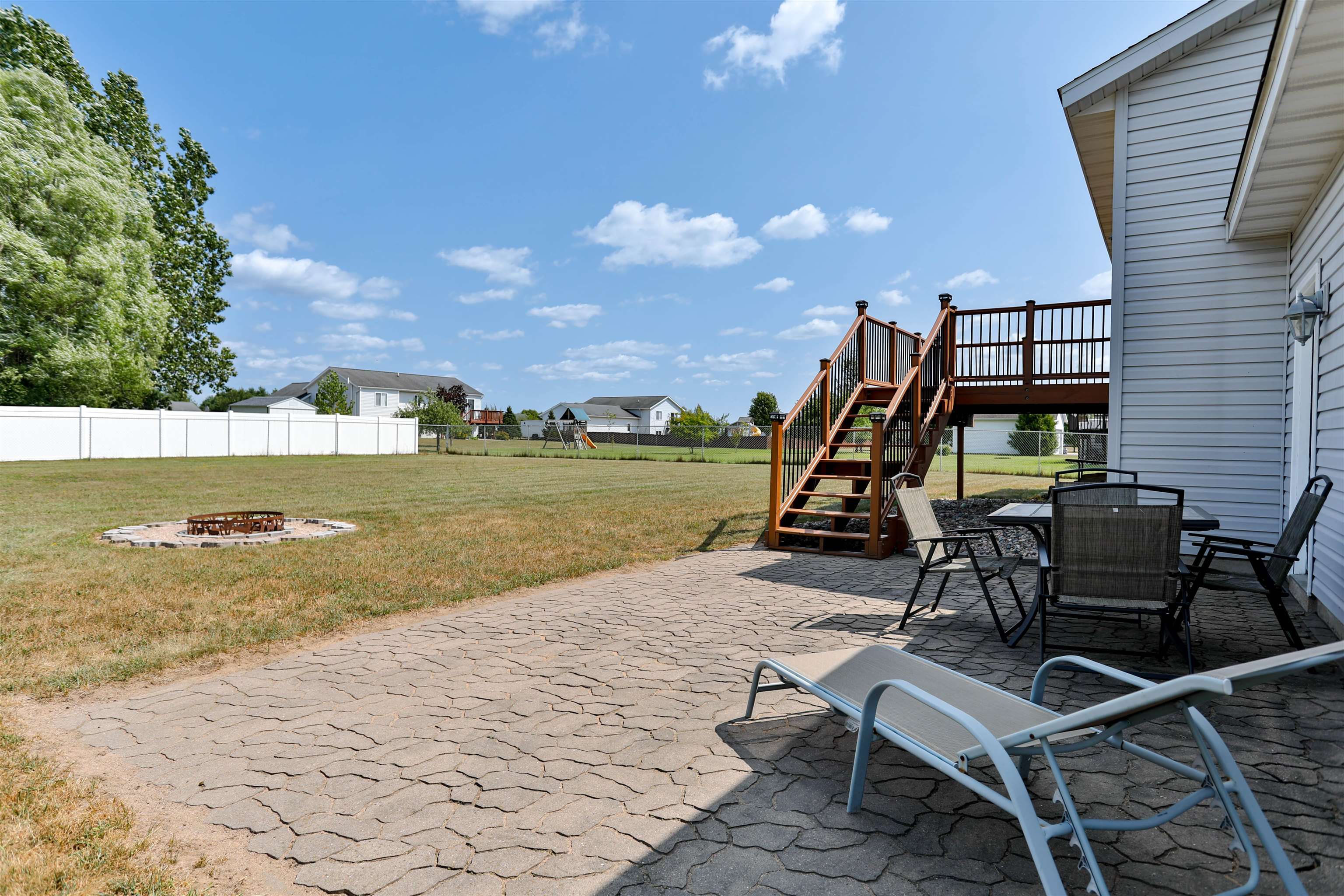 2276 Crystal View Drive Property Photo 5