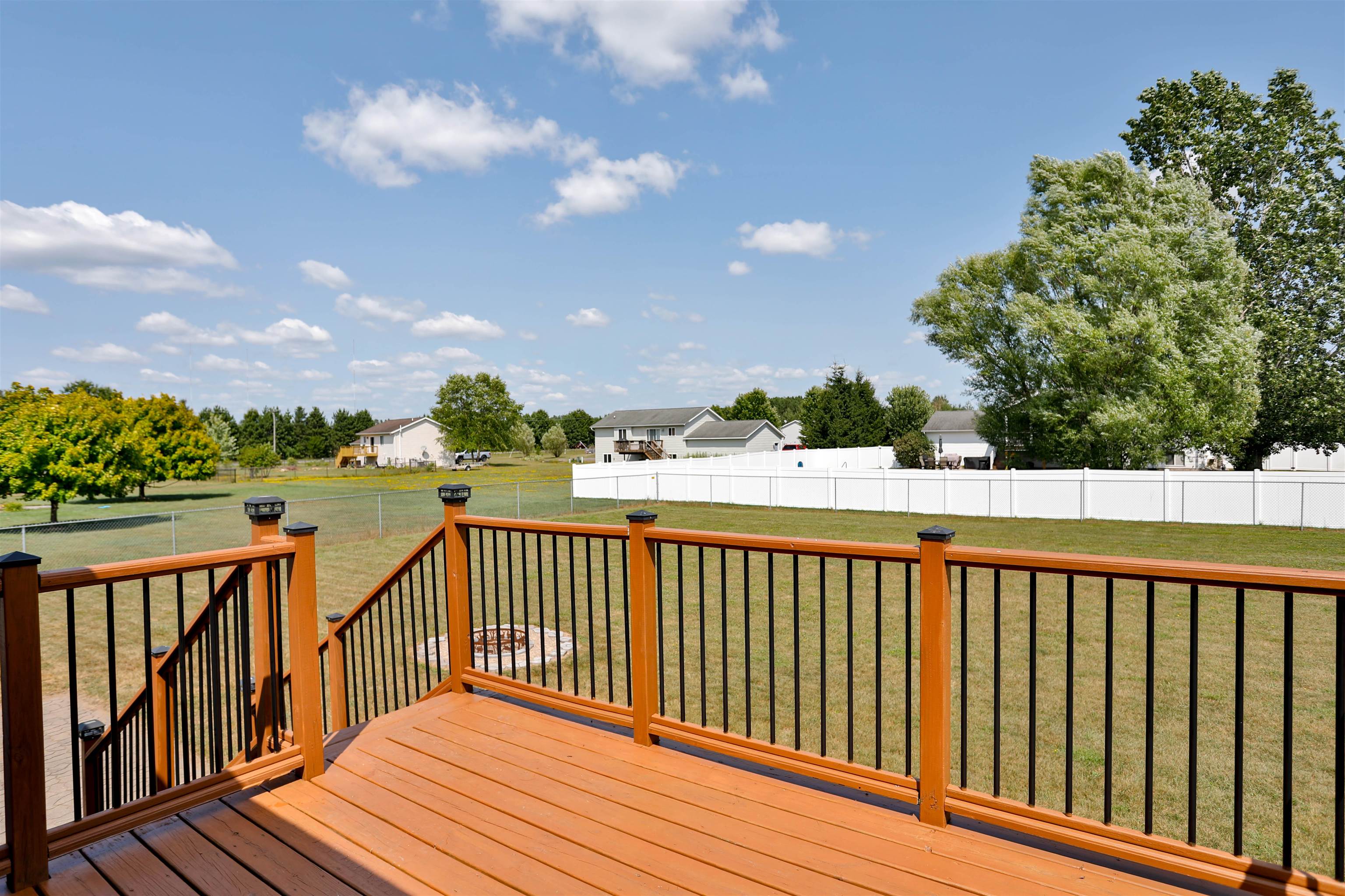 2276 Crystal View Drive Property Photo 6