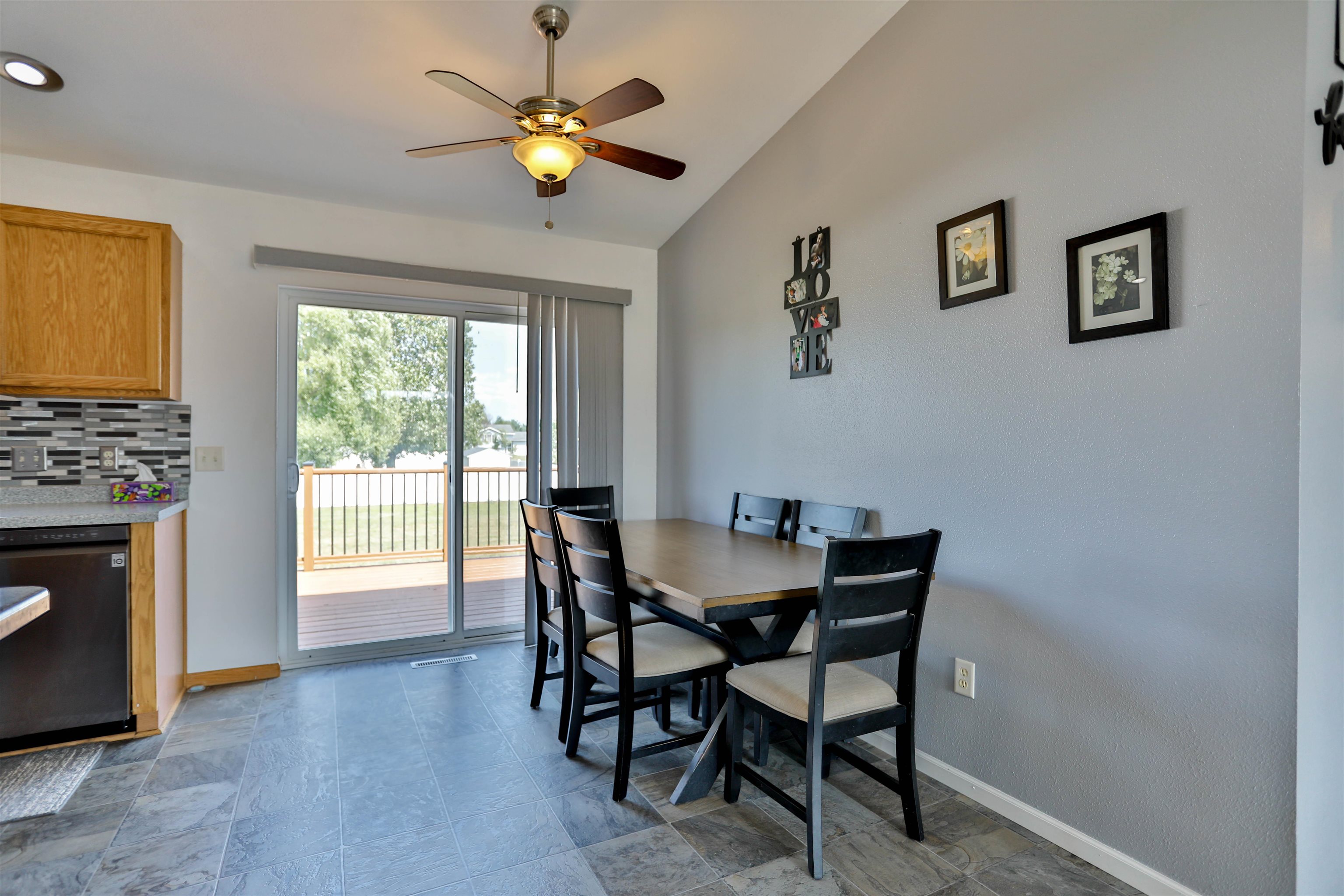 2276 Crystal View Drive Property Photo 14