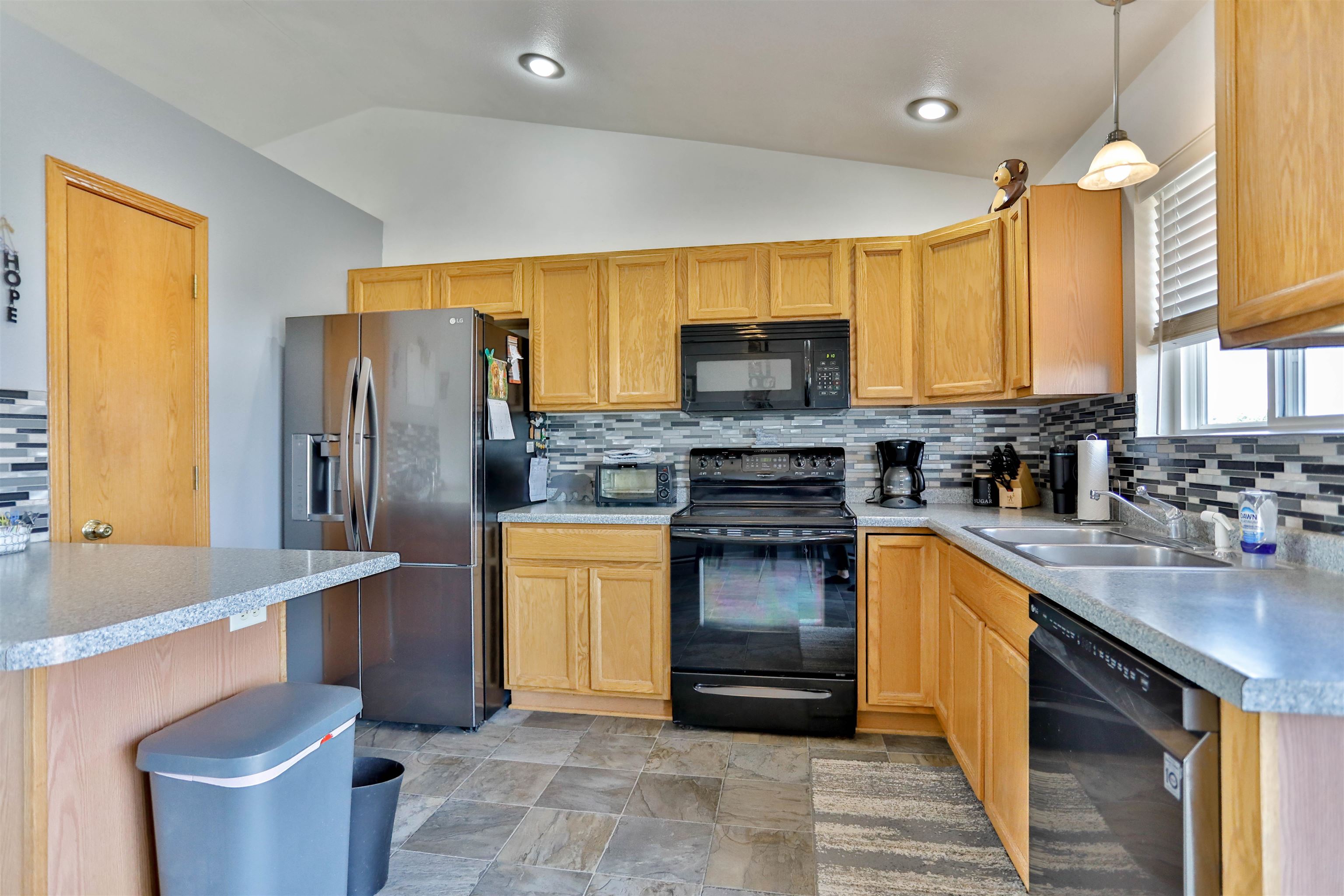 2276 Crystal View Drive Property Photo 17