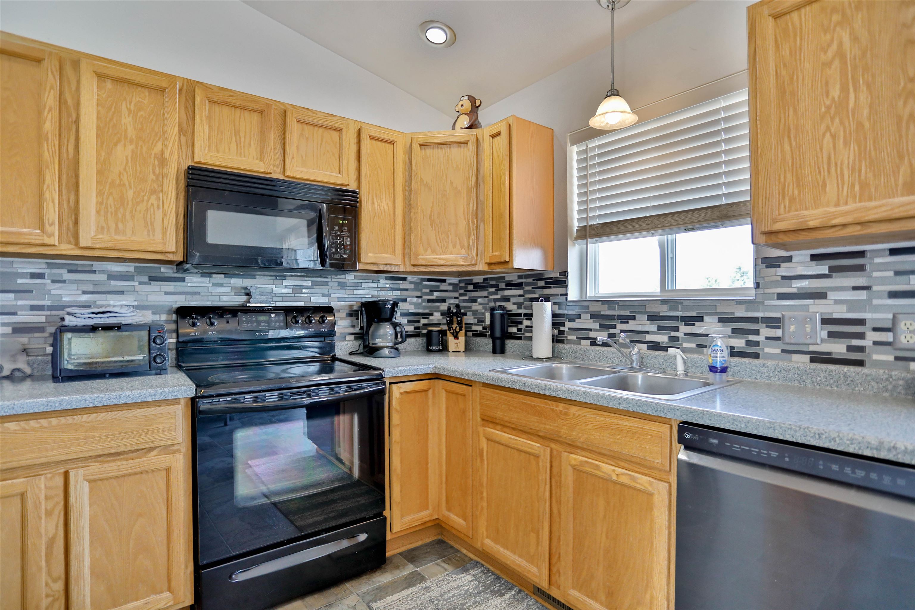2276 Crystal View Drive Property Photo 18