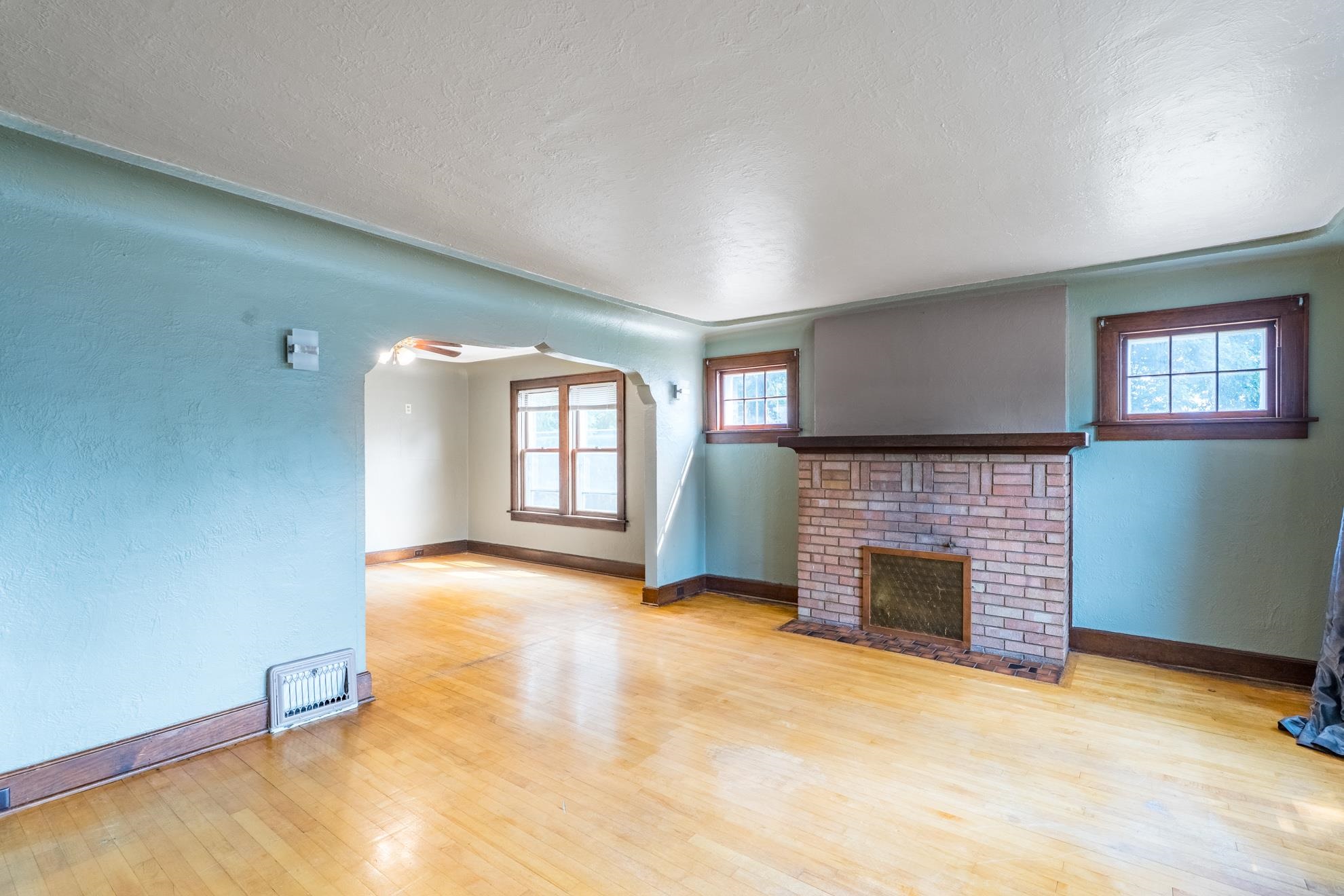 813 Western Avenue Property Photo 11