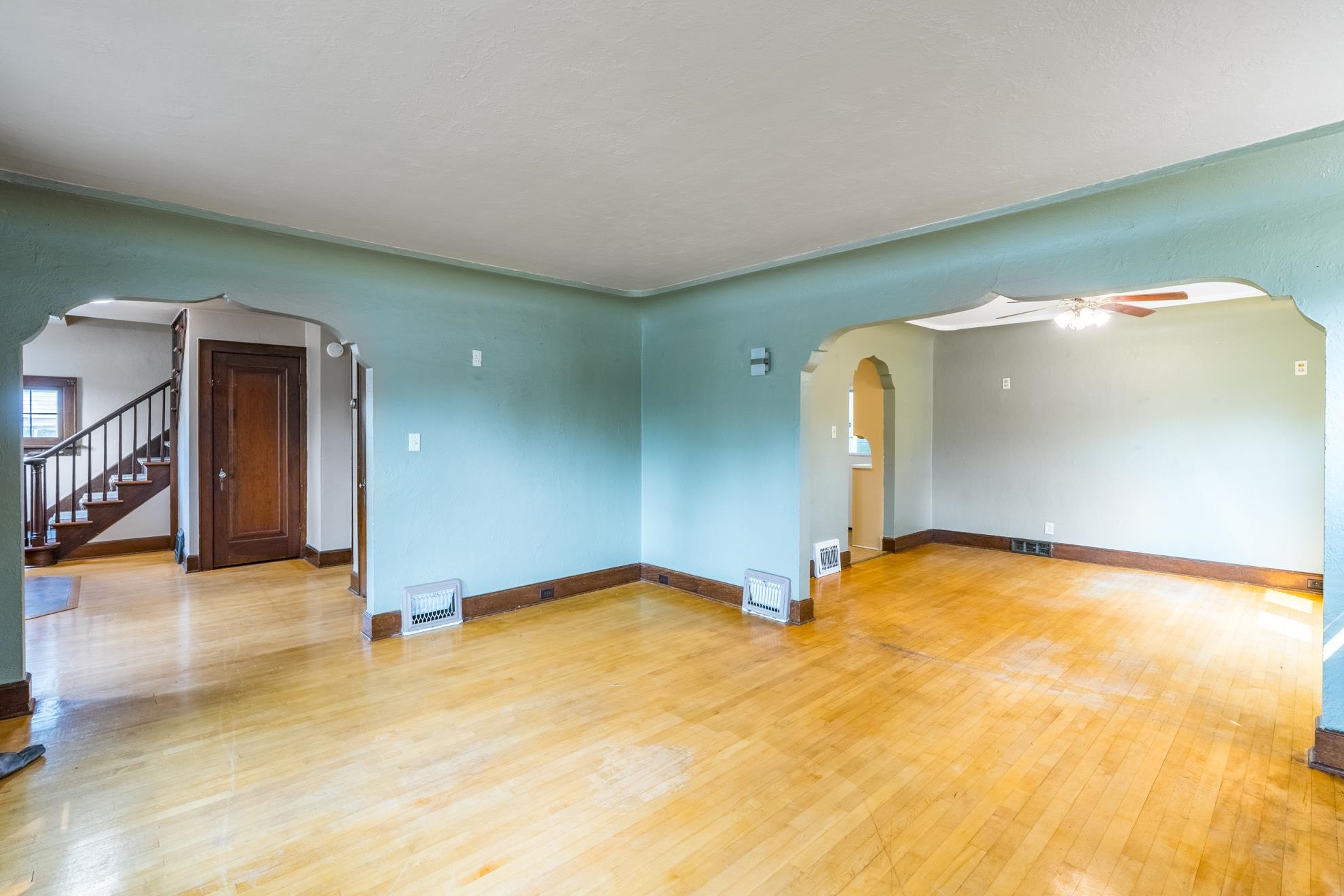 813 Western Avenue Property Photo 12