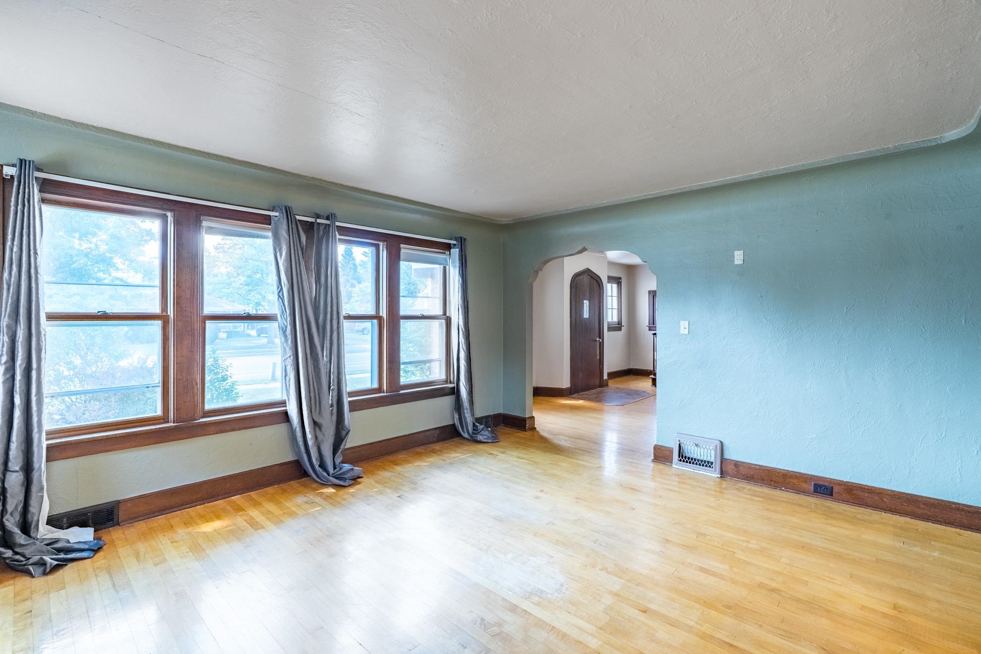 813 Western Avenue Property Photo 13