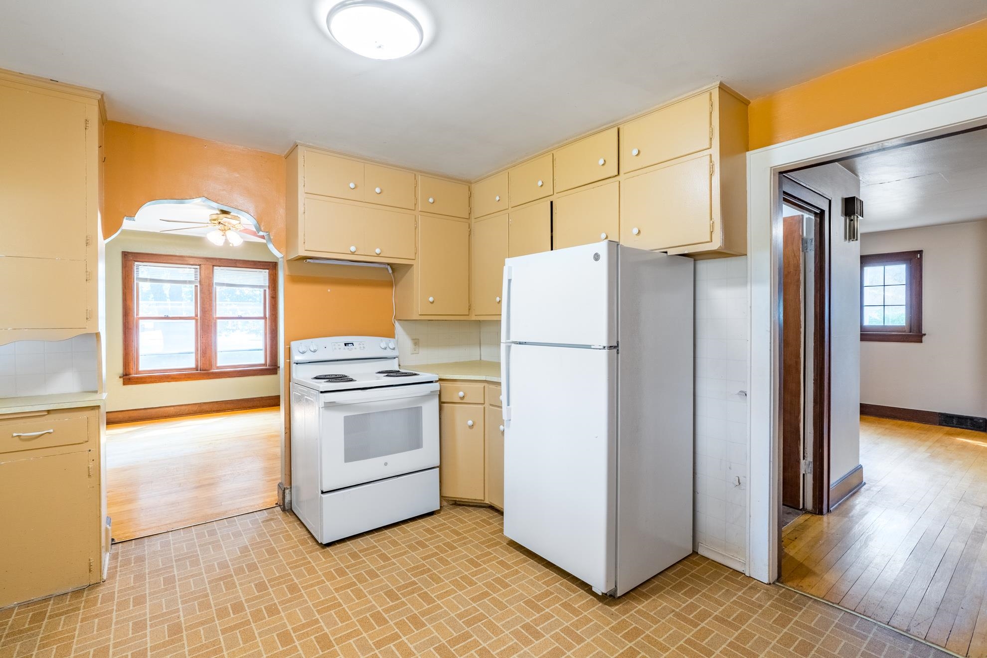 813 Western Avenue Property Photo 19