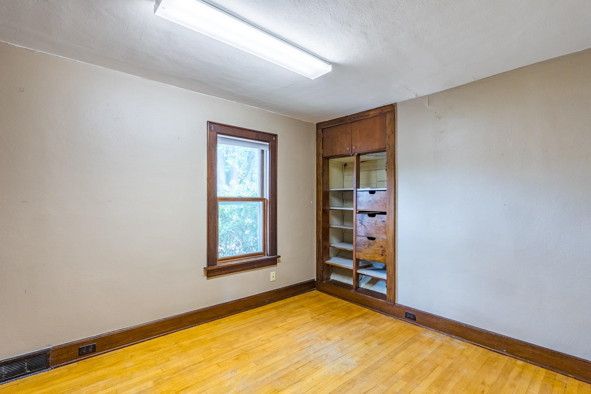 813 Western Avenue Property Photo 24