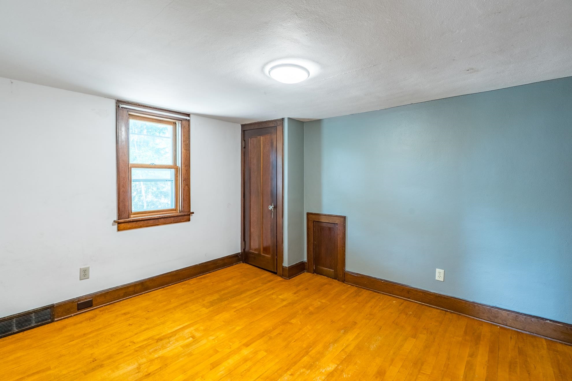 813 Western Avenue Property Photo 30