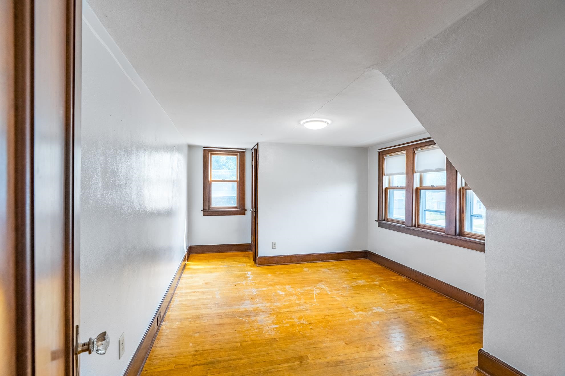 813 Western Avenue Property Photo 33