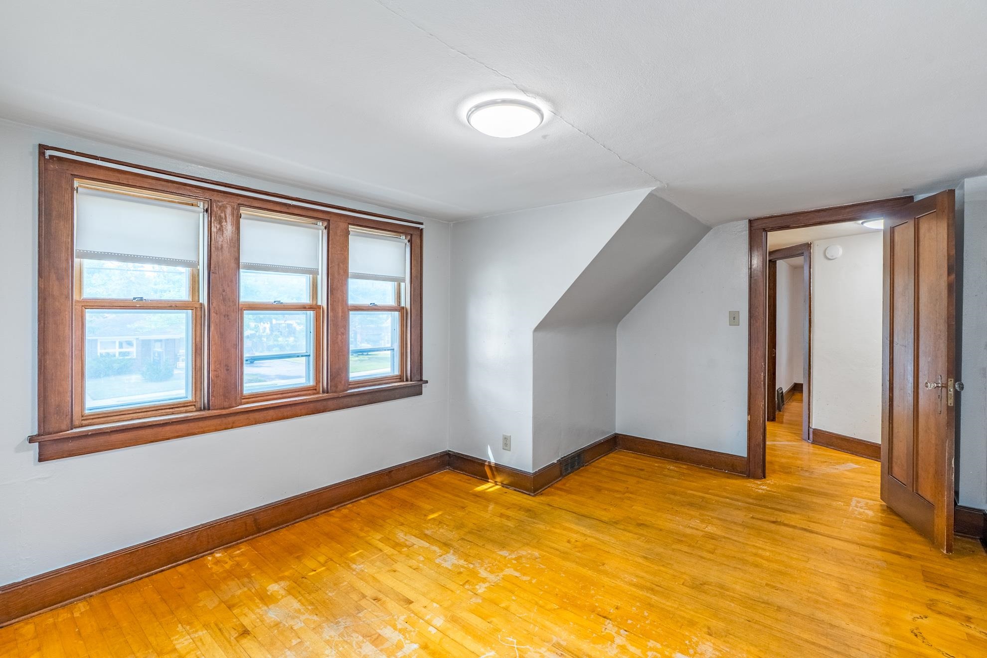813 Western Avenue Property Photo 34