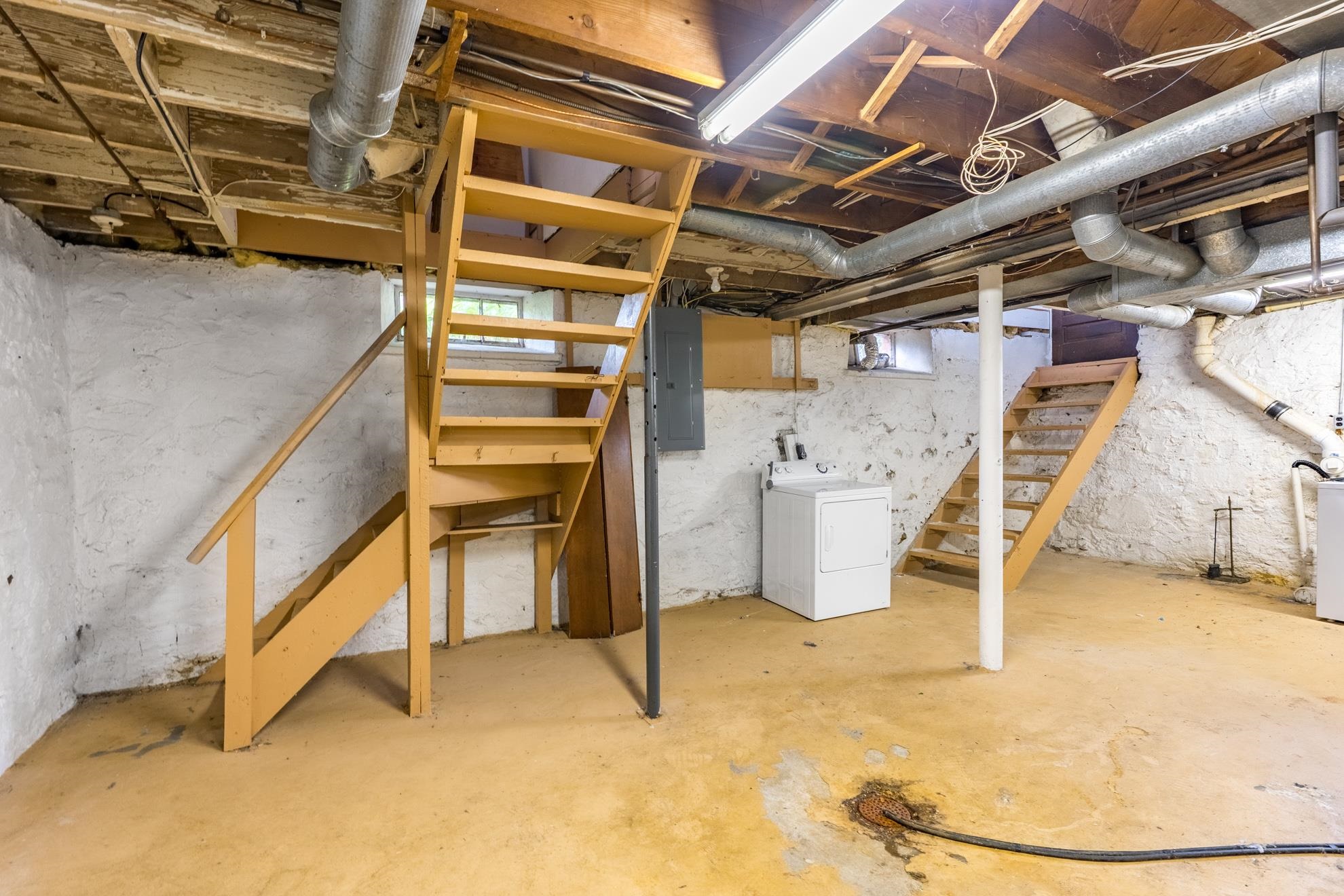 813 Western Avenue Property Photo 42