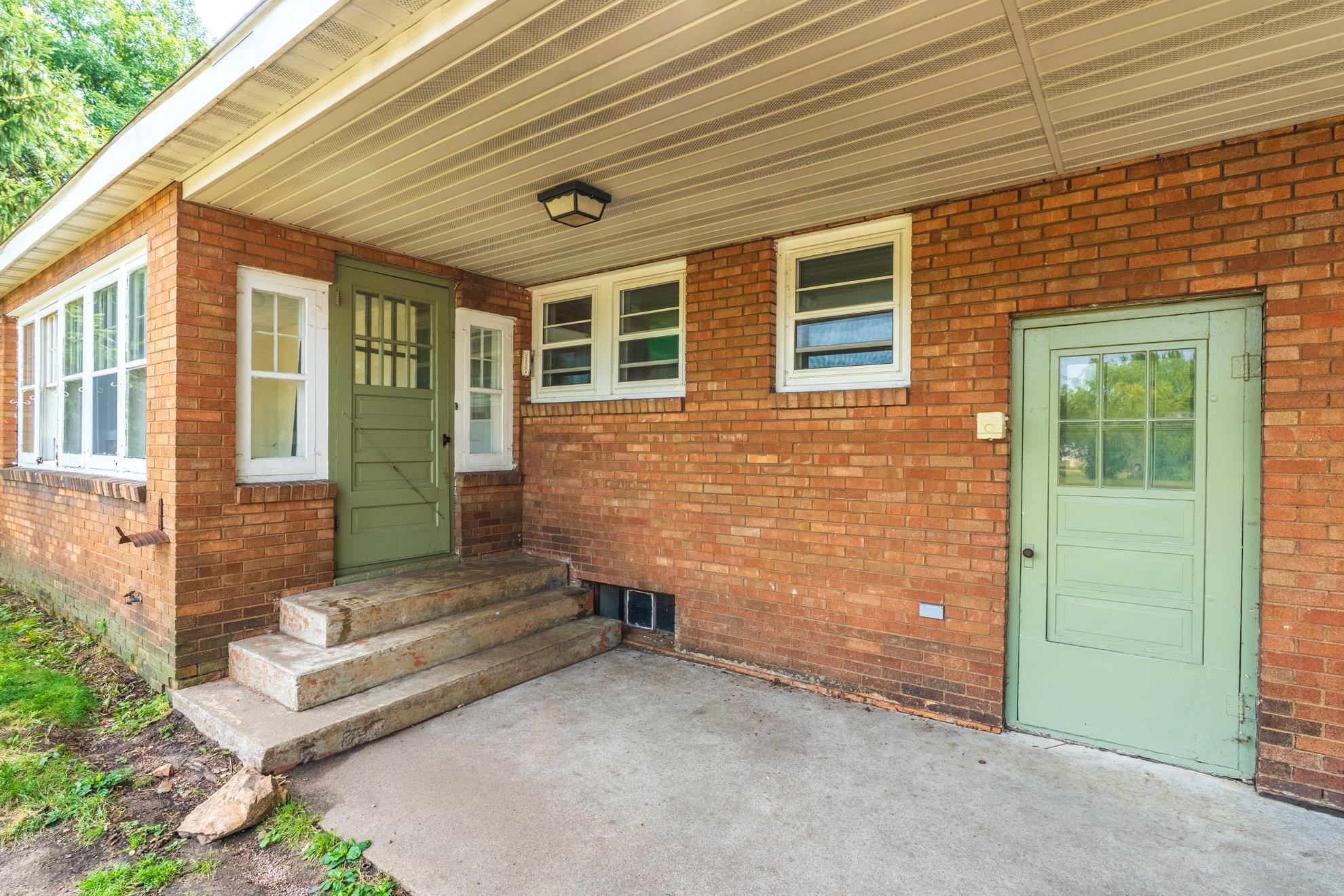 813 Western Avenue Property Photo 54