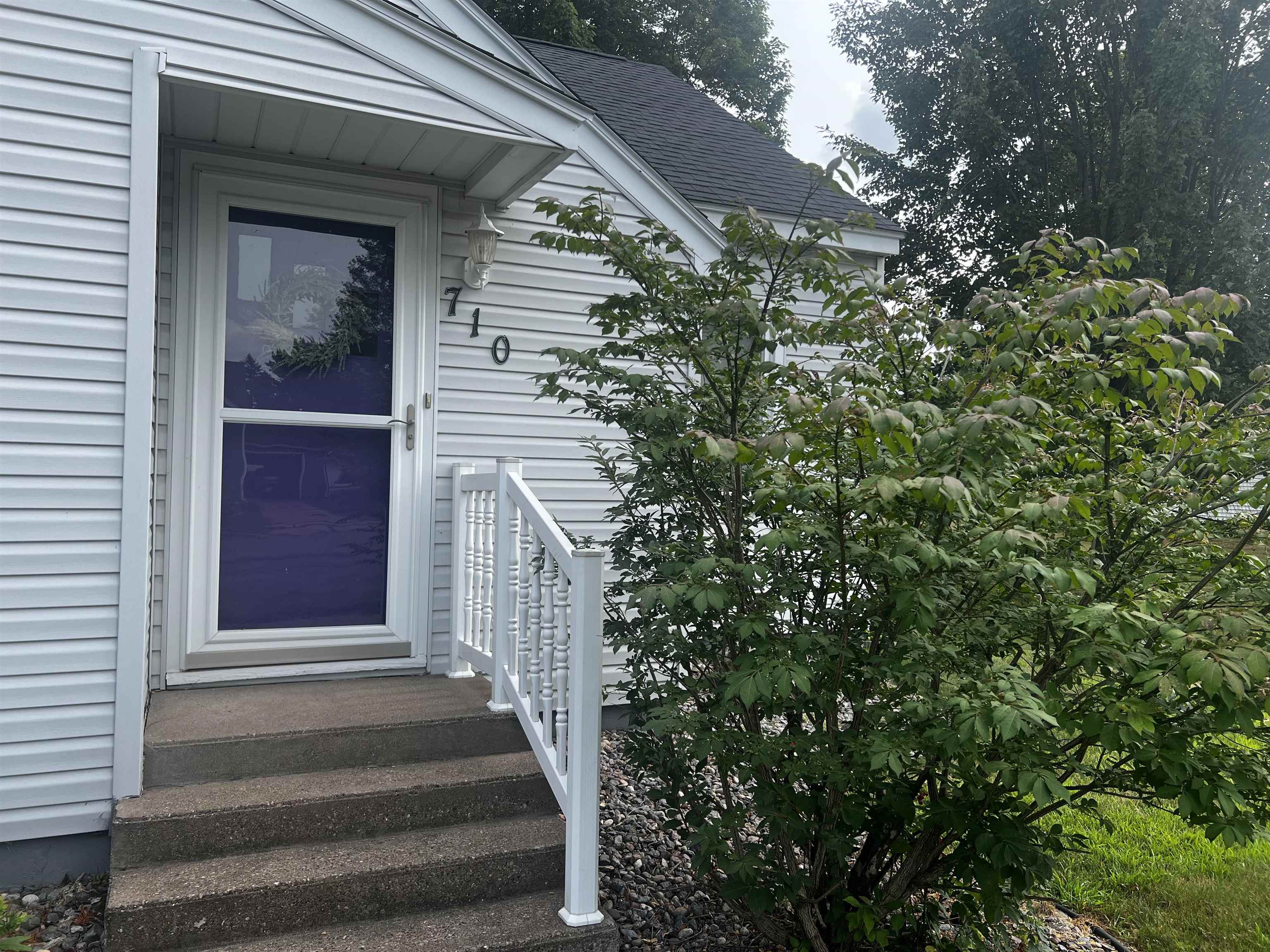 710 7th Street Property Photo 2