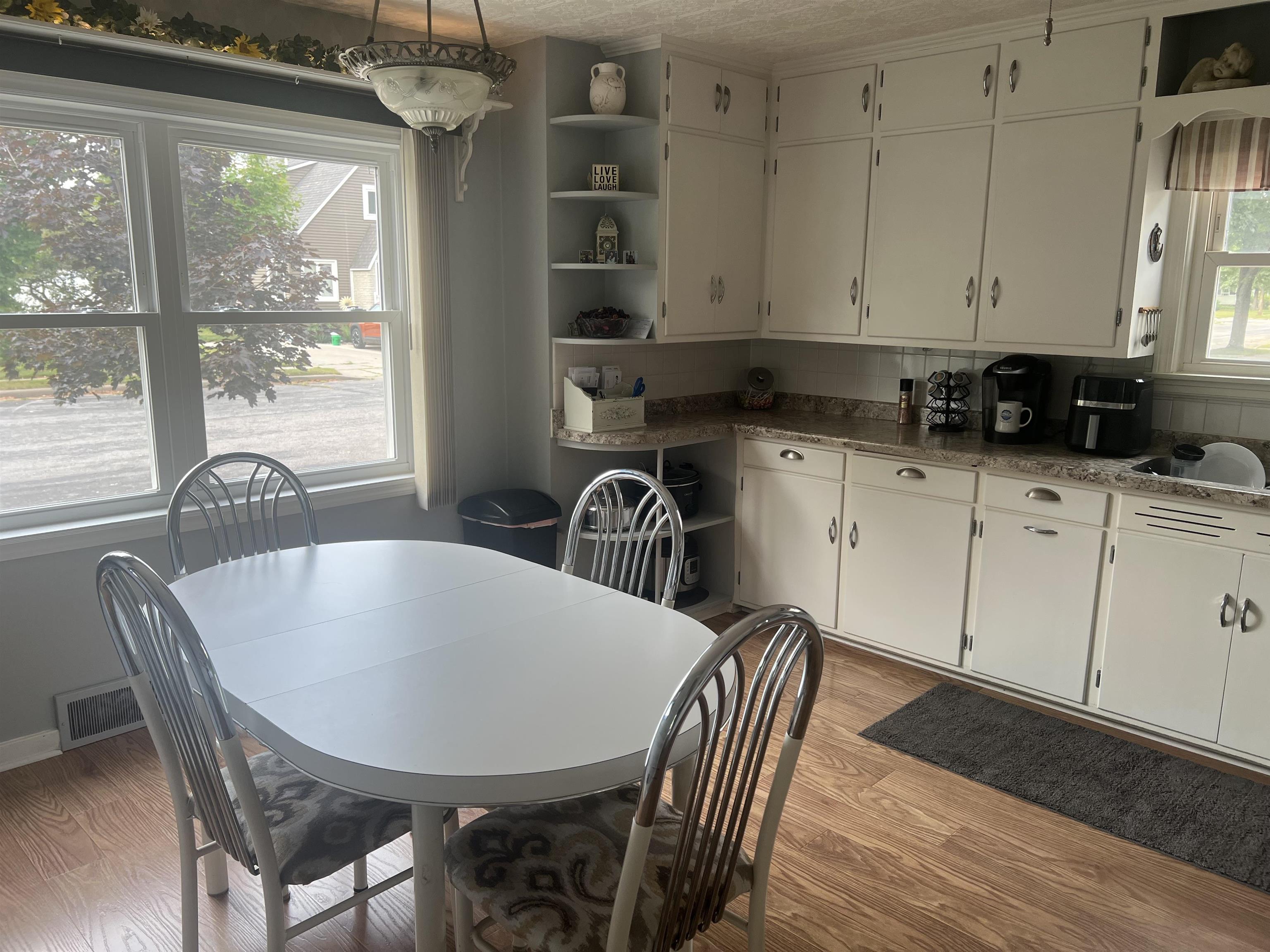 710 7th Street Property Photo 10
