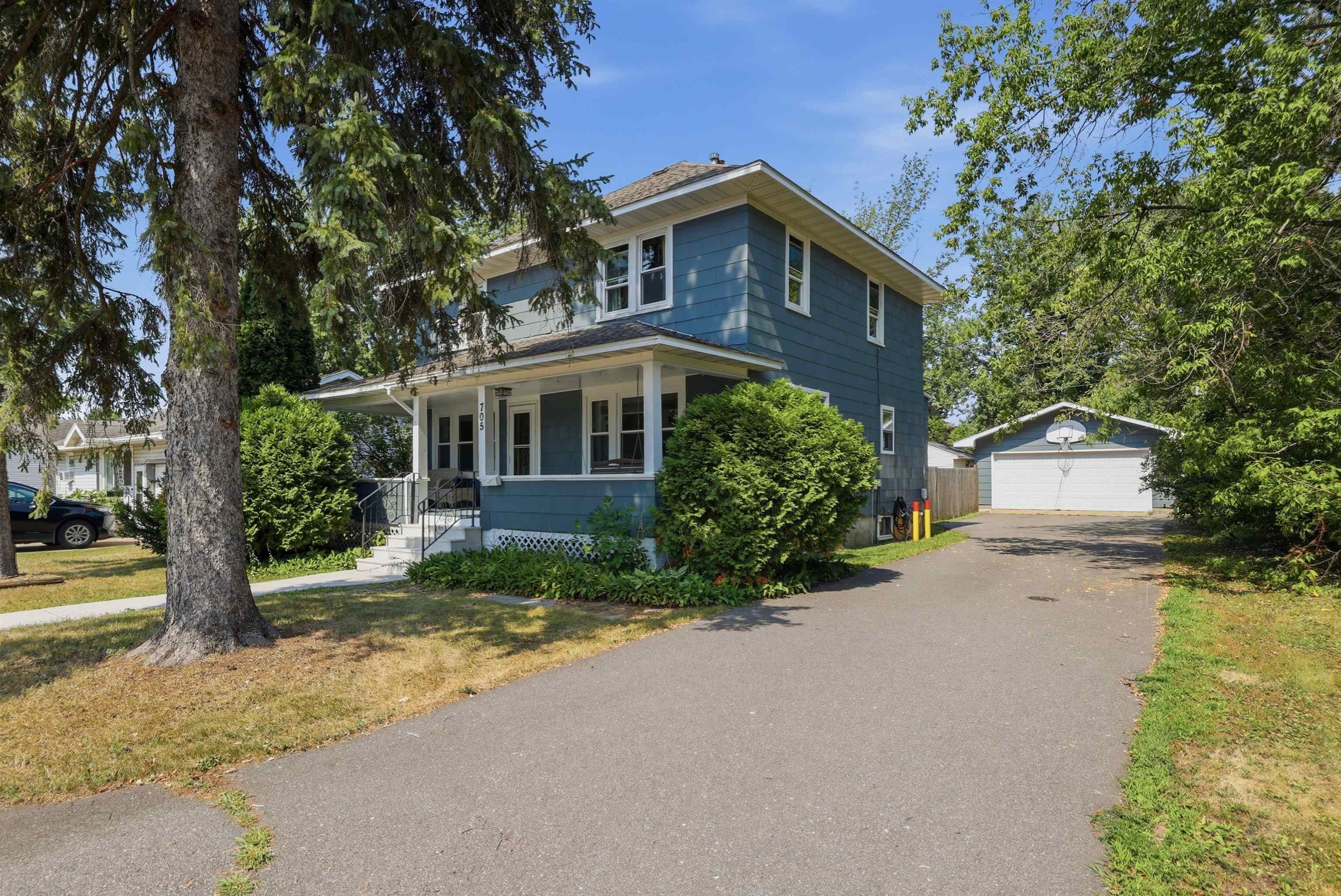 705 4th Street Property Photo 1