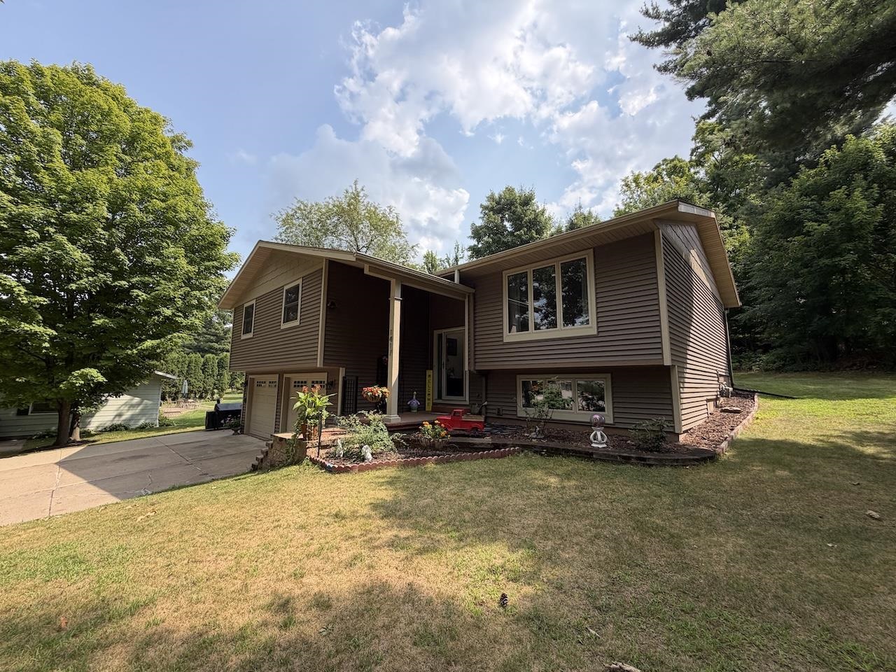 1417 Maple Hills Road Property Photo 3