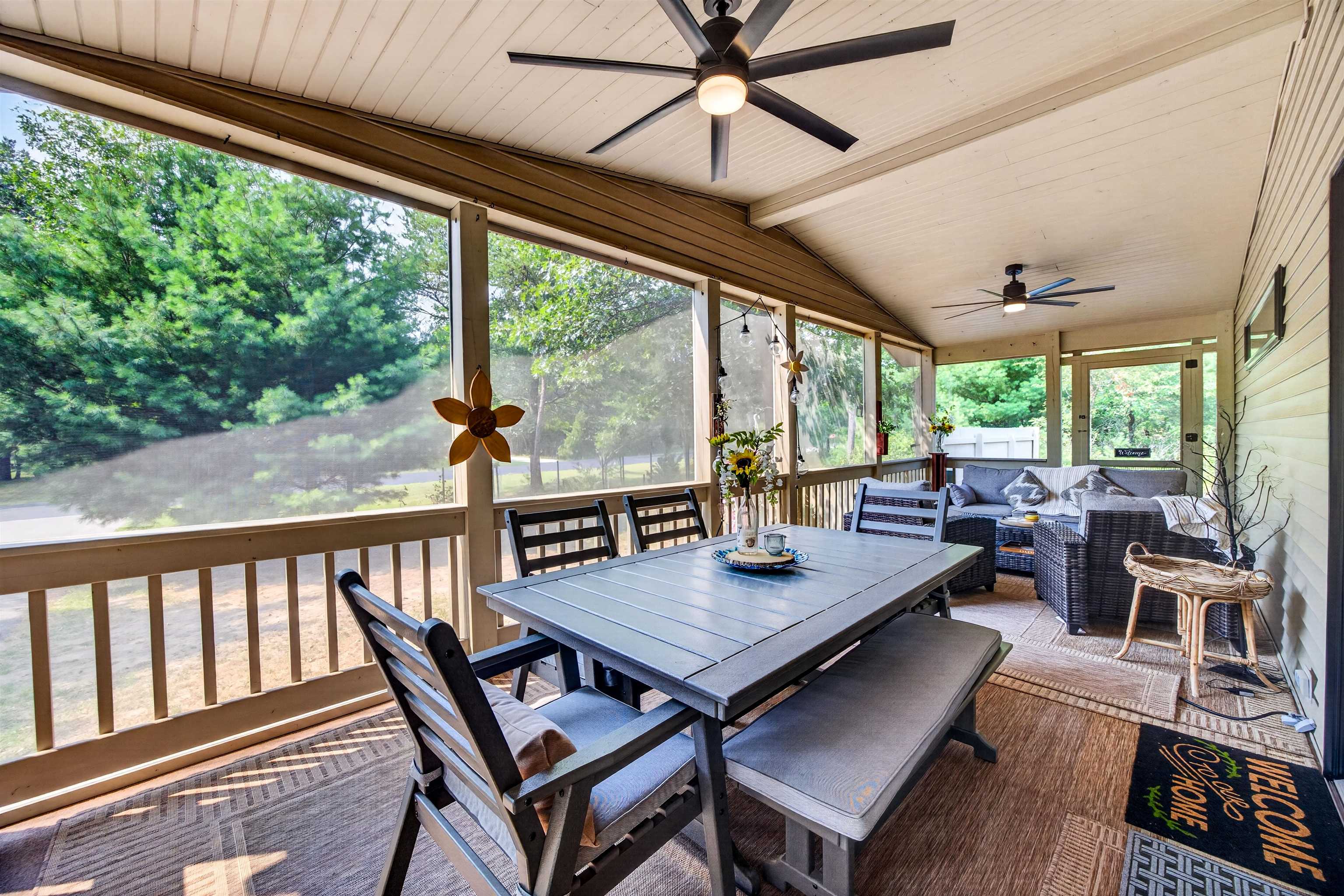 358/360 White Waters Trail Property Photo 9
