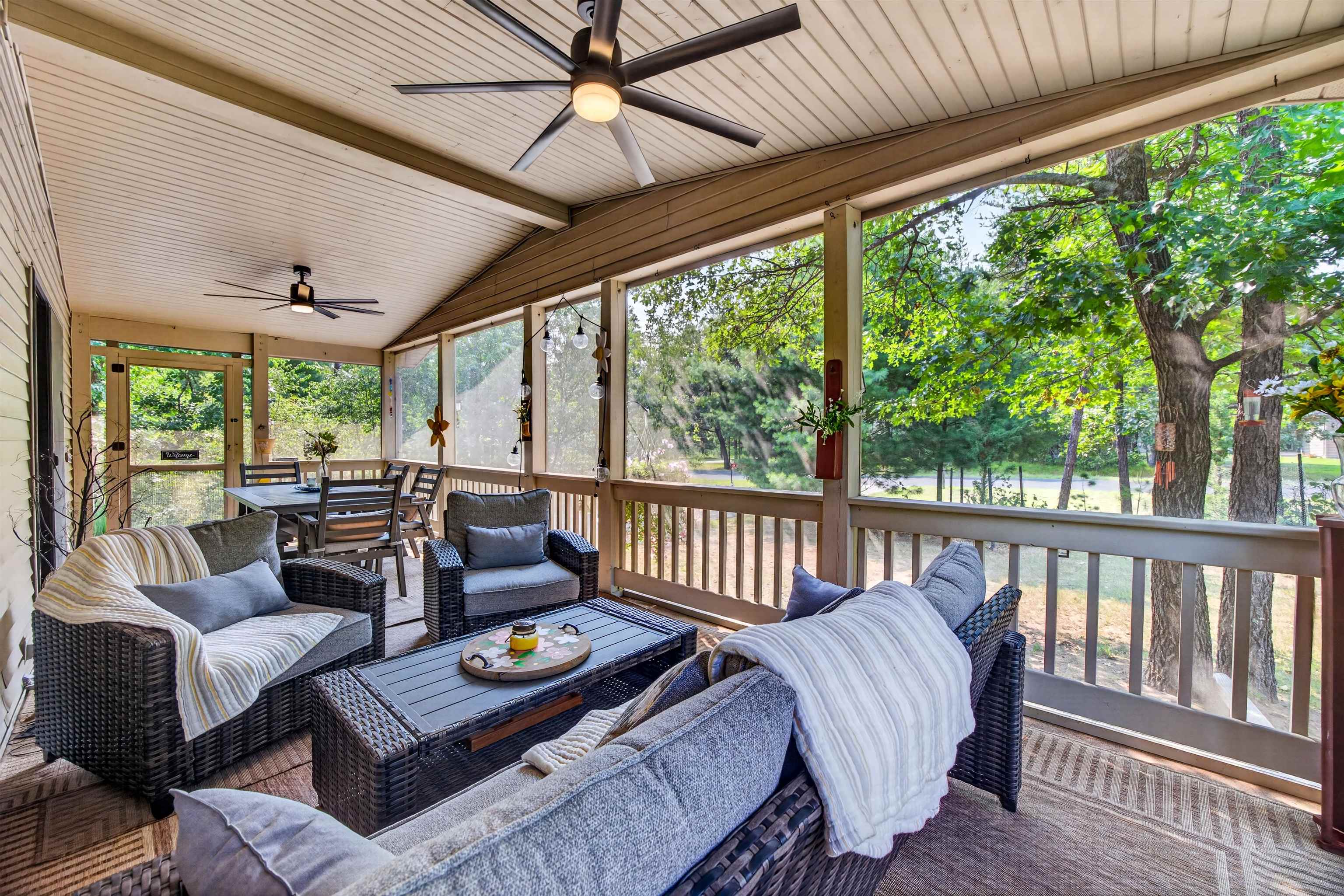358/360 White Waters Trail Property Photo 10