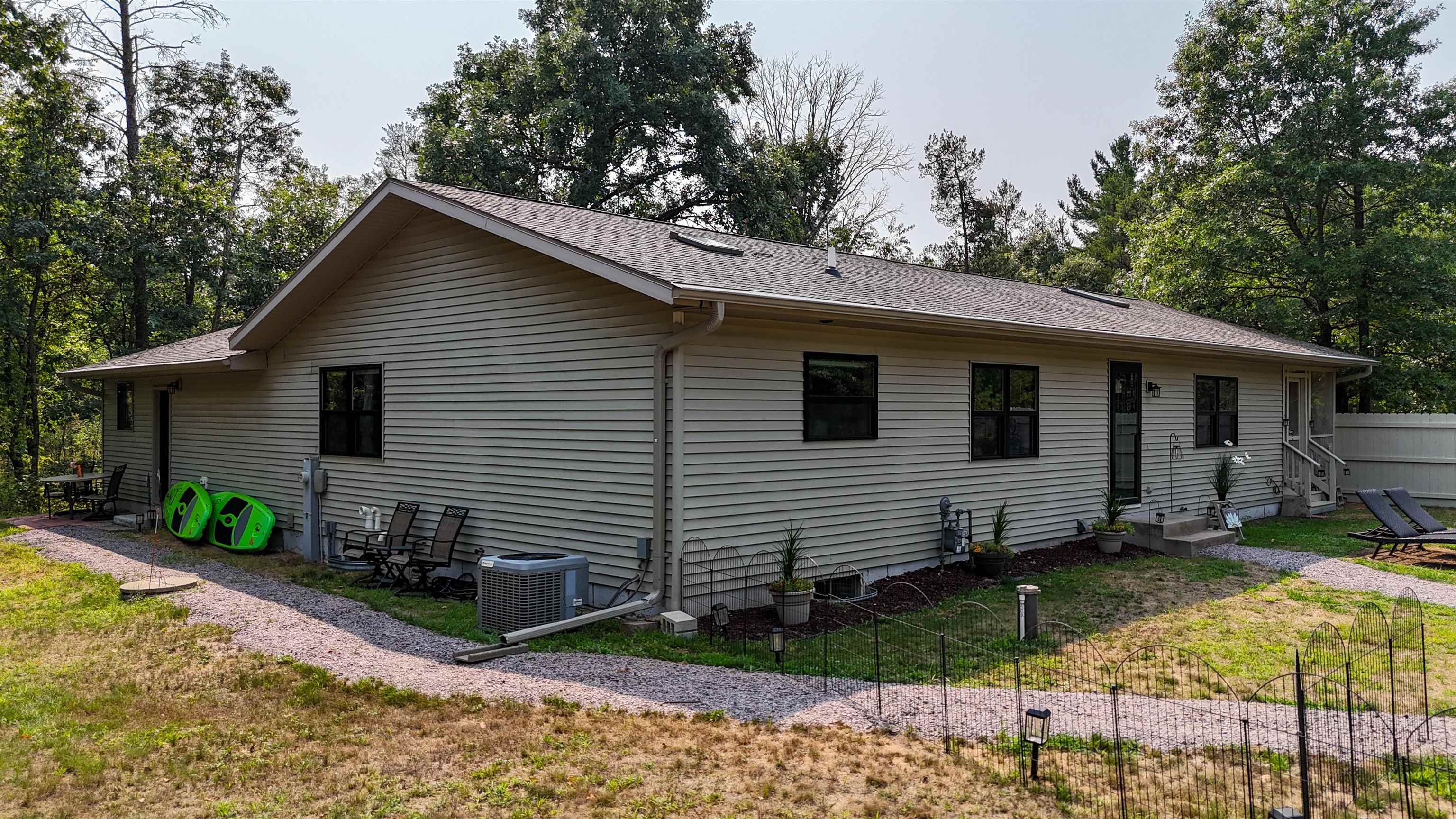 358/360 White Waters Trail Property Photo 36