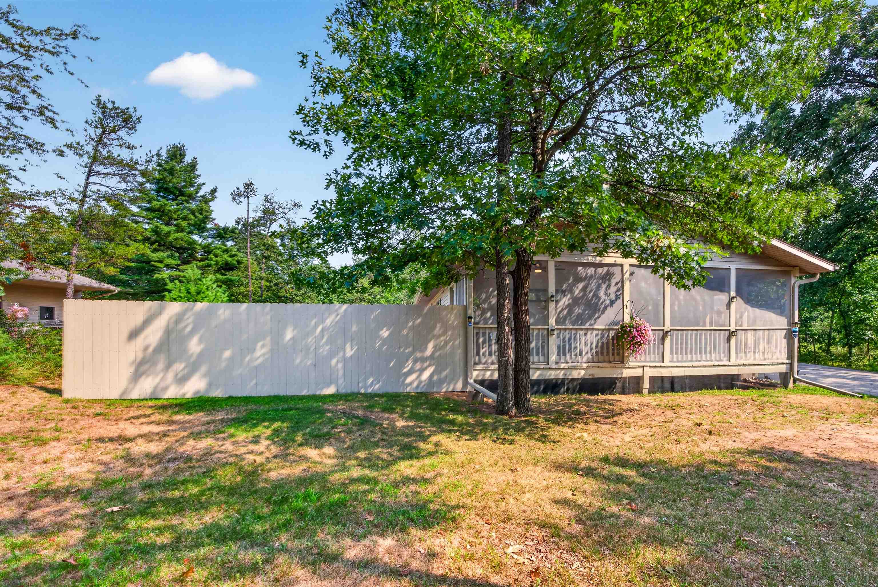 358/360 White Waters Trail Property Photo 37