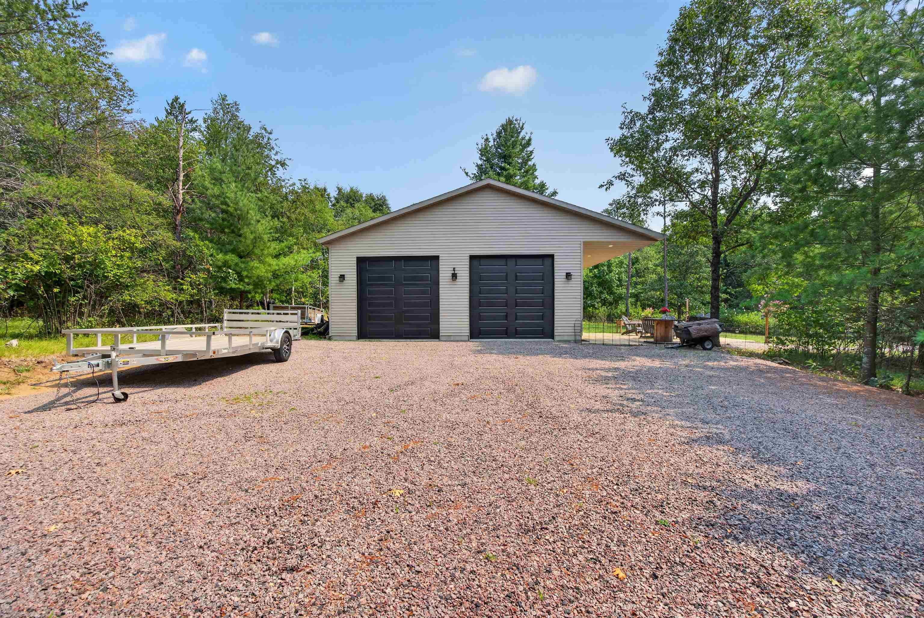 358/360 White Waters Trail Property Photo 39