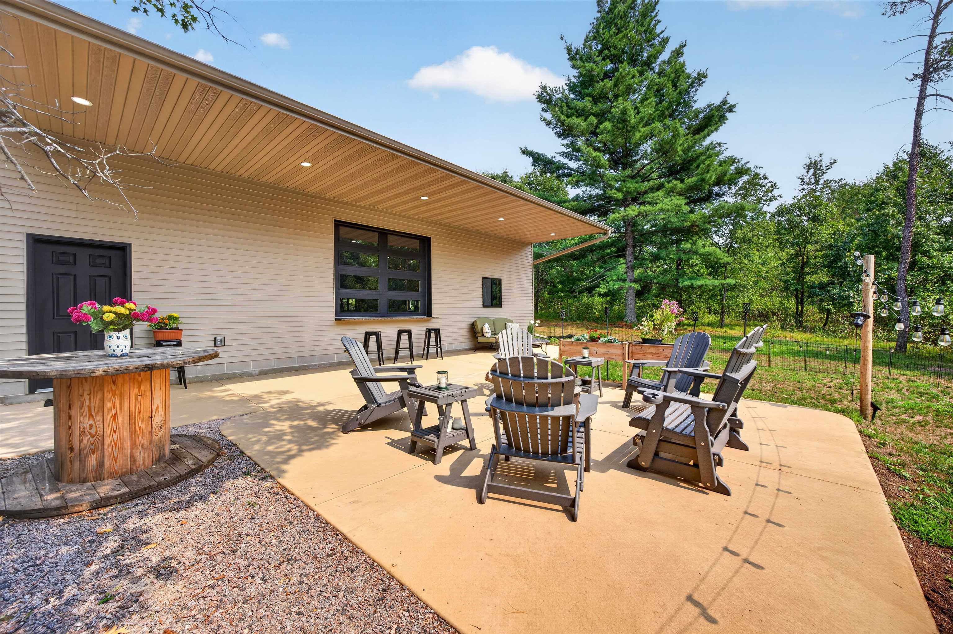 358/360 White Waters Trail Property Photo 42