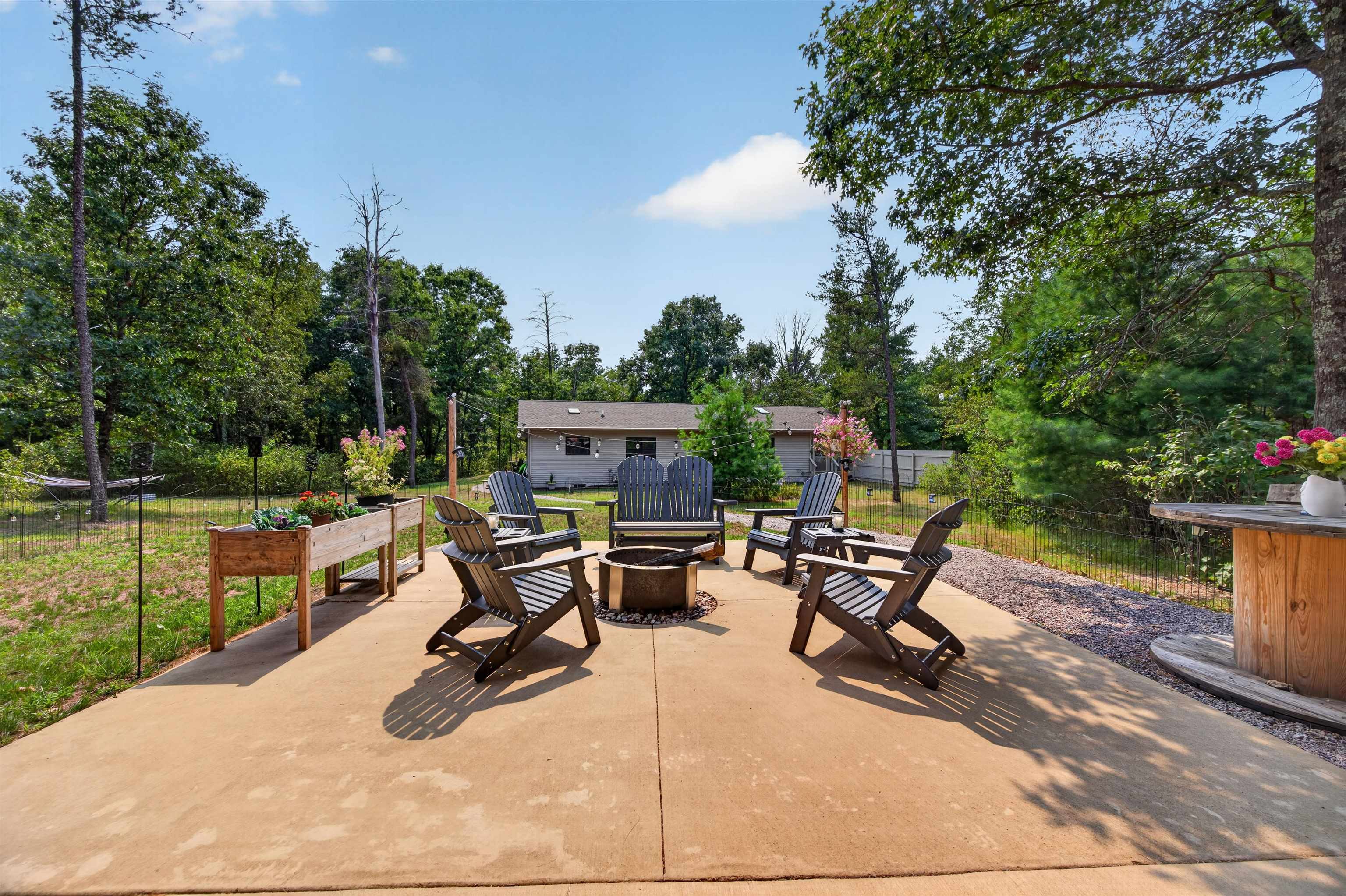 358/360 White Waters Trail Property Photo 44