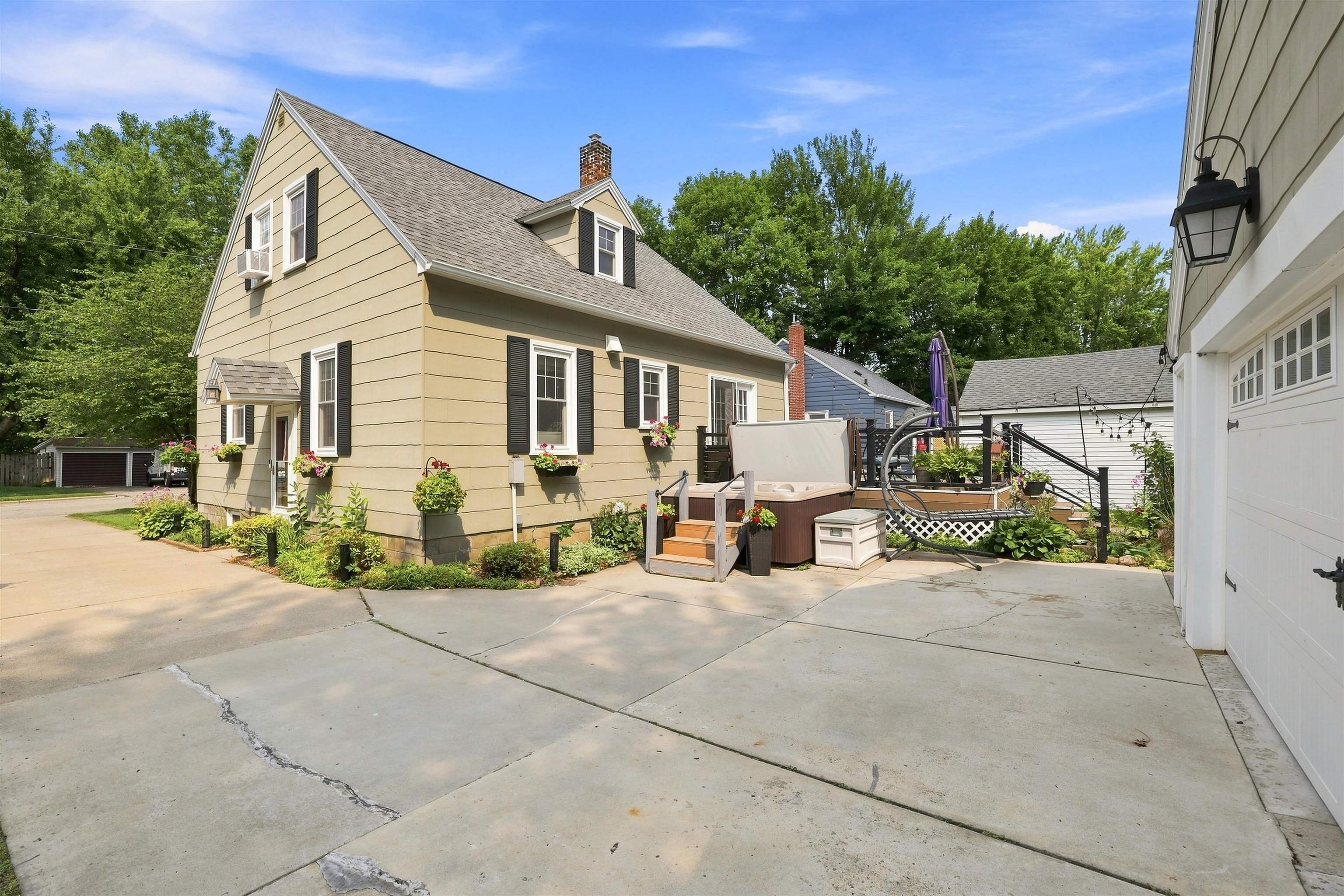 425 Meadow Street Property Photo 54