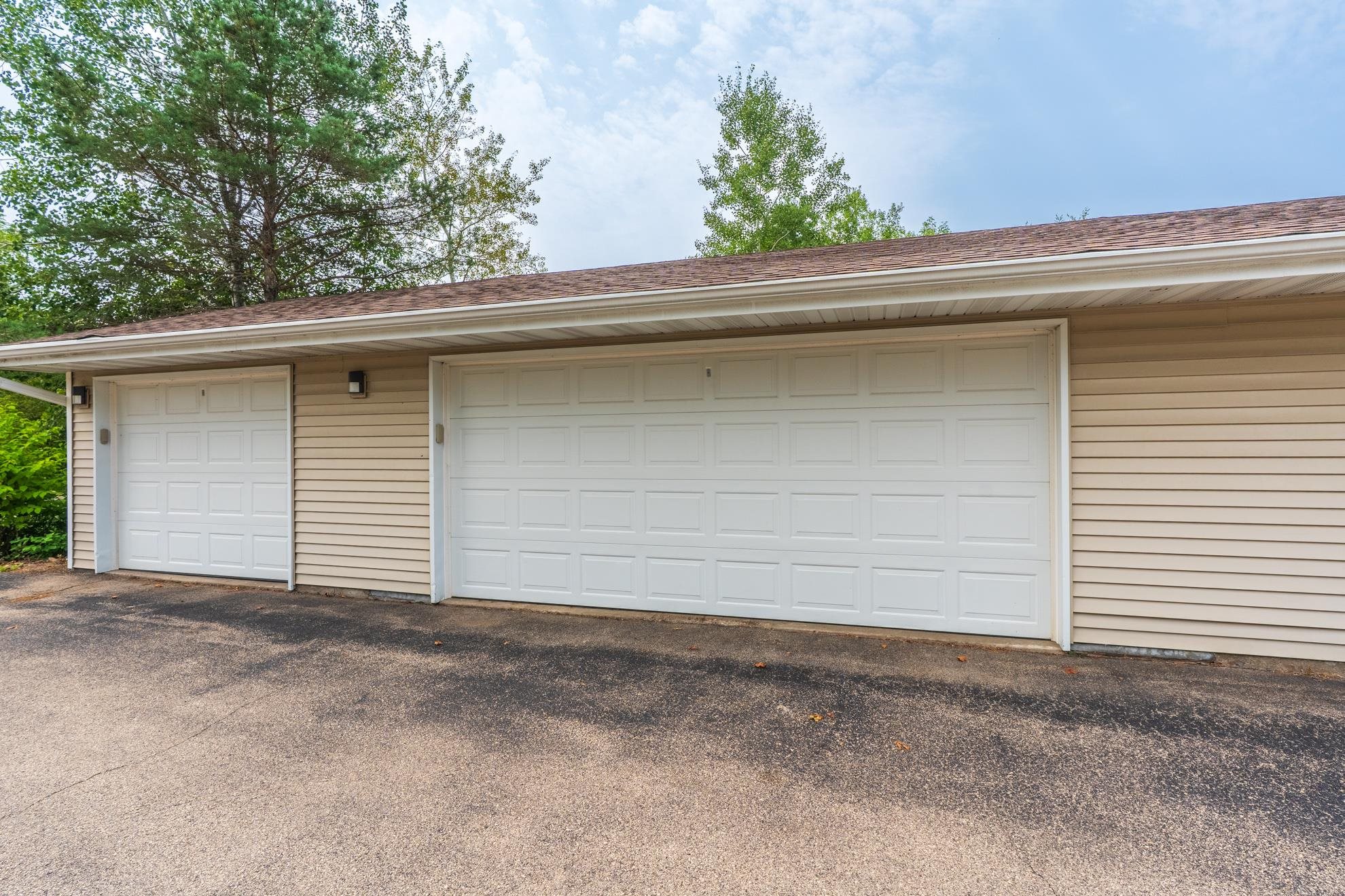 7410 Whitespire Road Property Photo 4