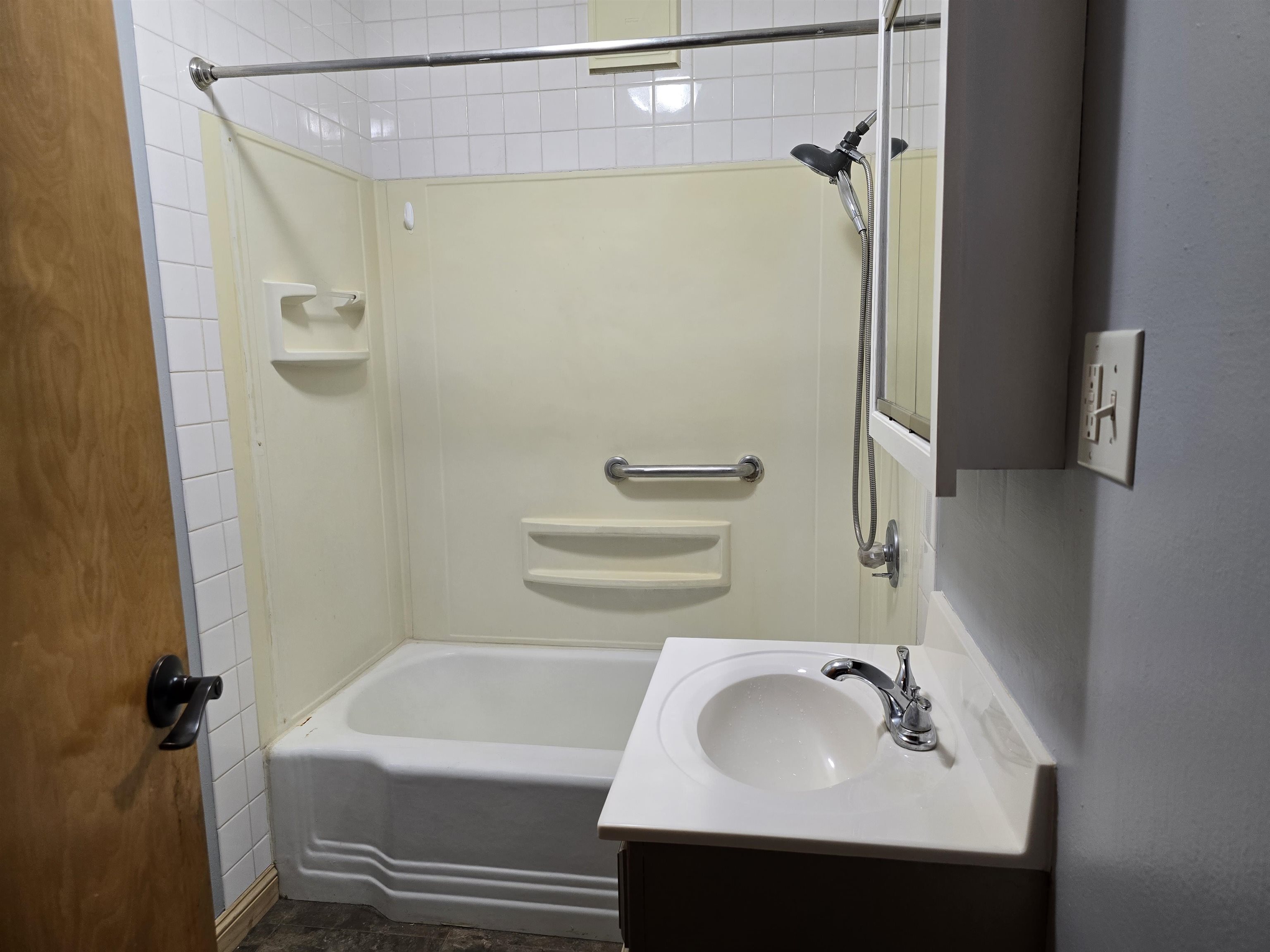 1206 S 8th Avenue Property Photo 9