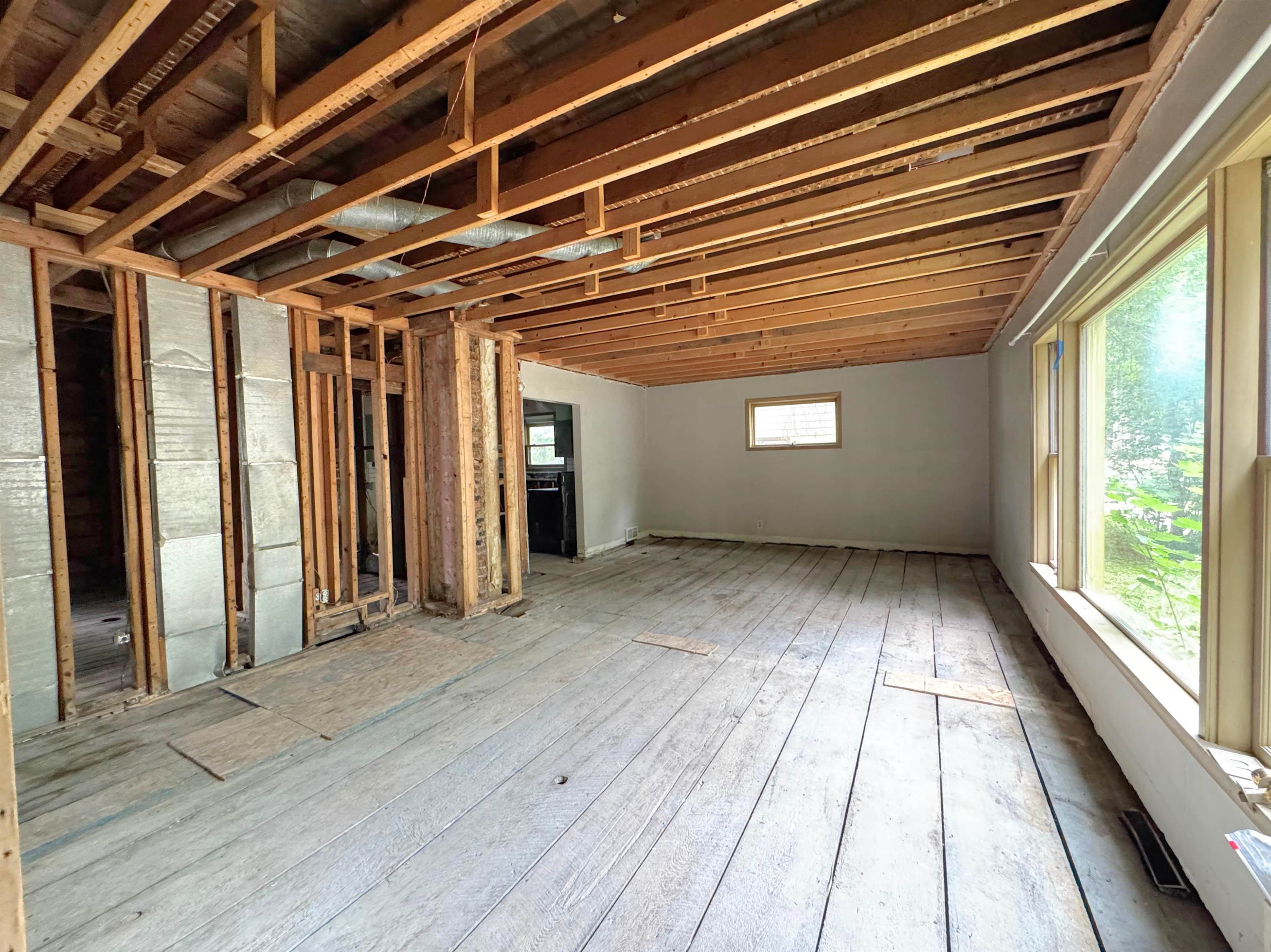 731 Jackson Street Property Photo 8