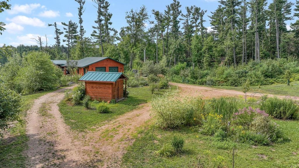 10041 Pine Tree Trail Property Photo 2