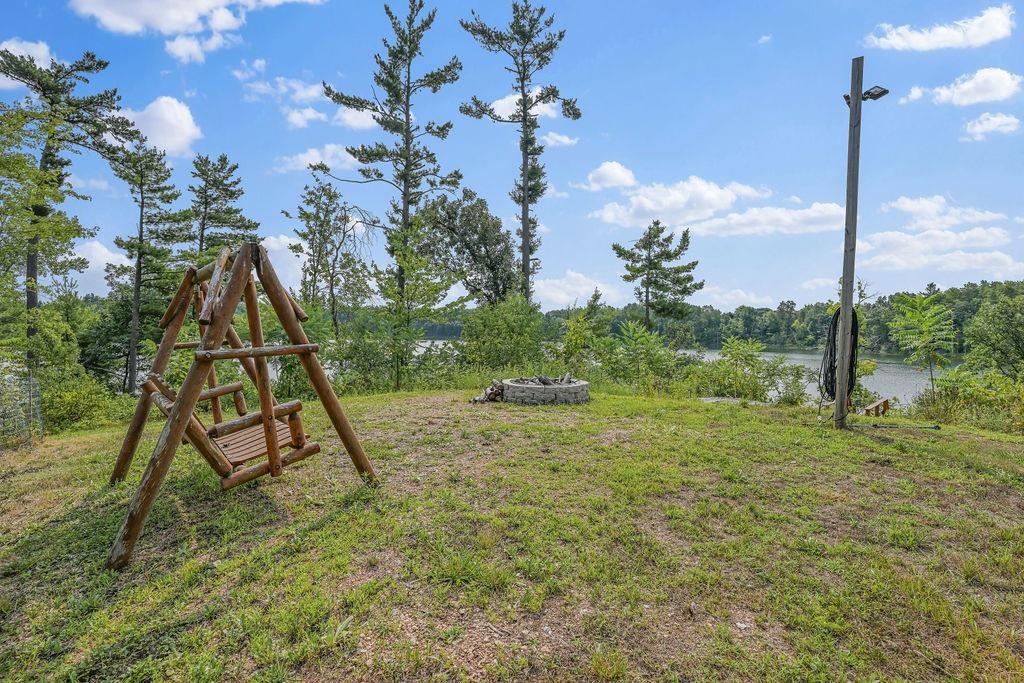 10041 Pine Tree Trail Property Photo 9