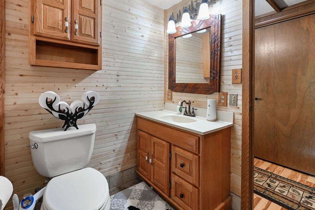 10041 Pine Tree Trail Property Photo 12