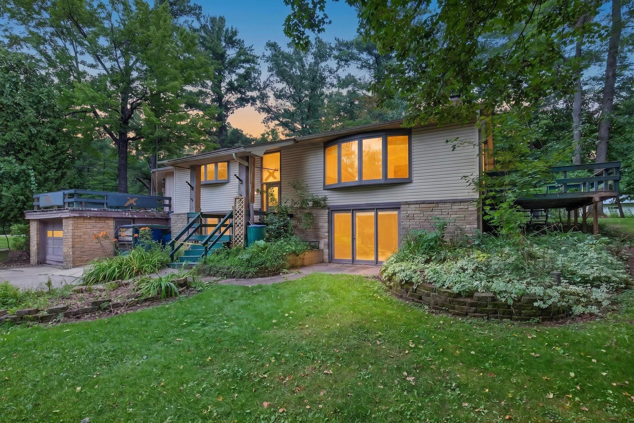 641 Seneca Road Property Photo 1