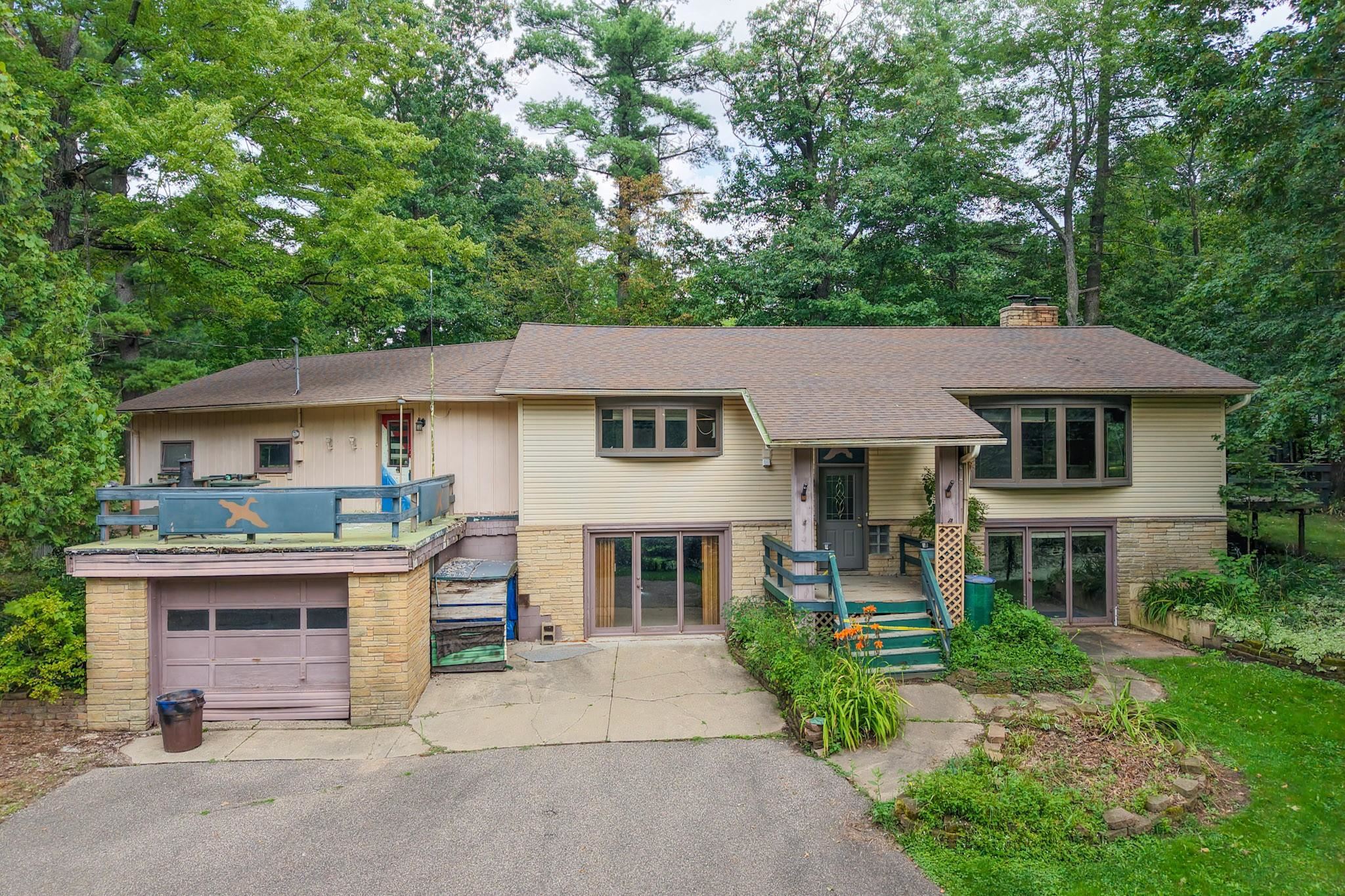 641 Seneca Road Property Photo 2