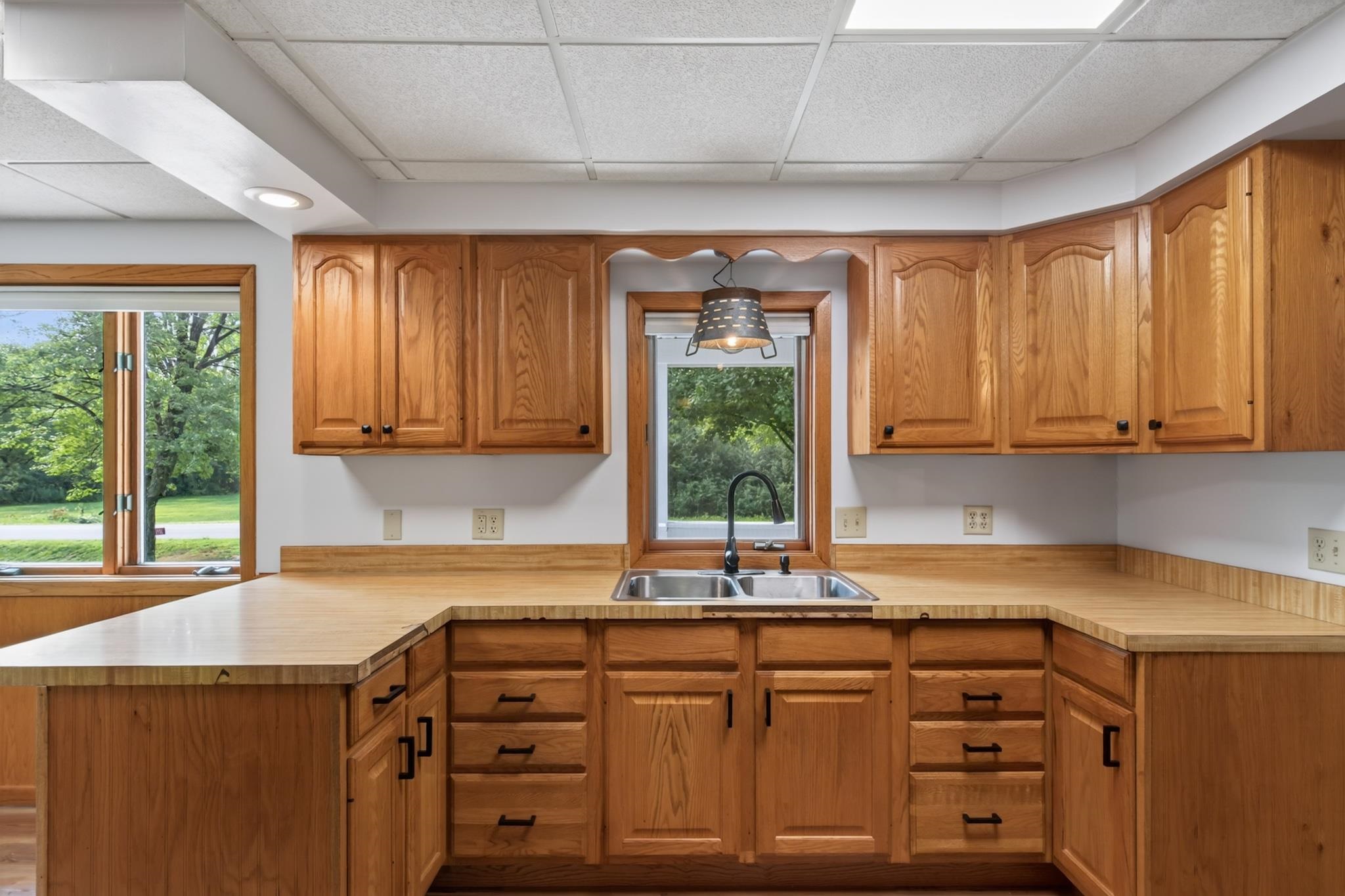 1736 Greenfield Avenue Property Photo 2