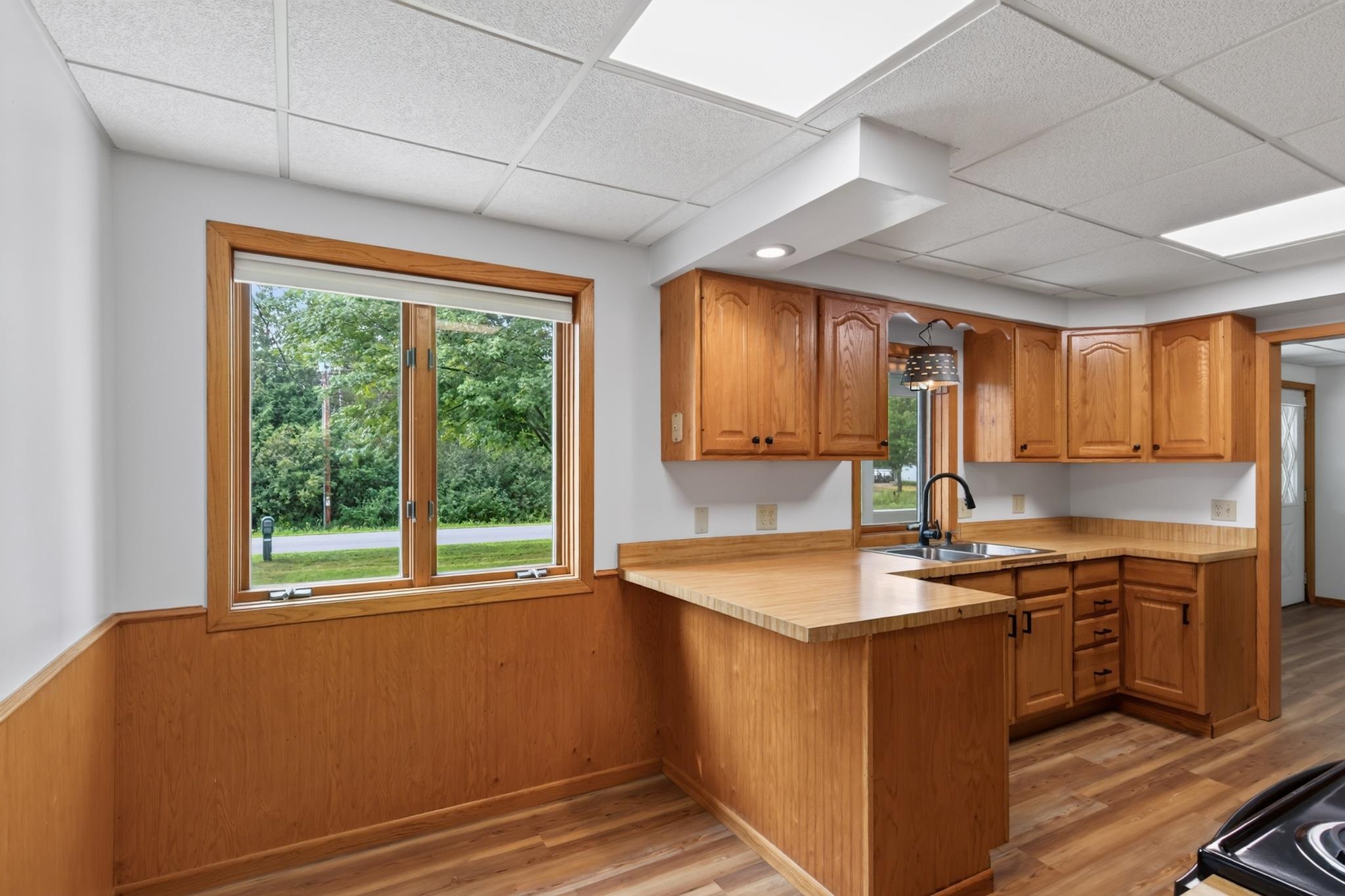 1736 Greenfield Avenue Property Photo 8