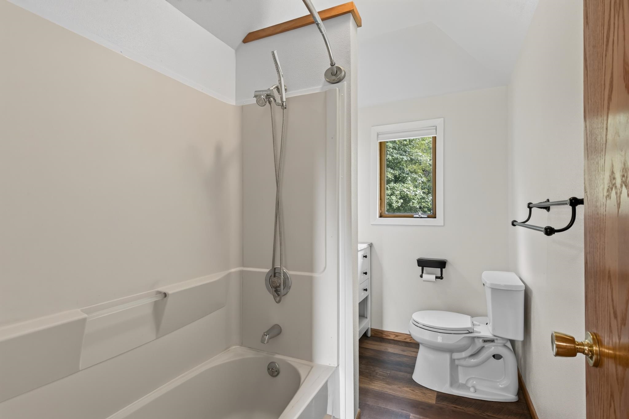 1736 Greenfield Avenue Property Photo 17