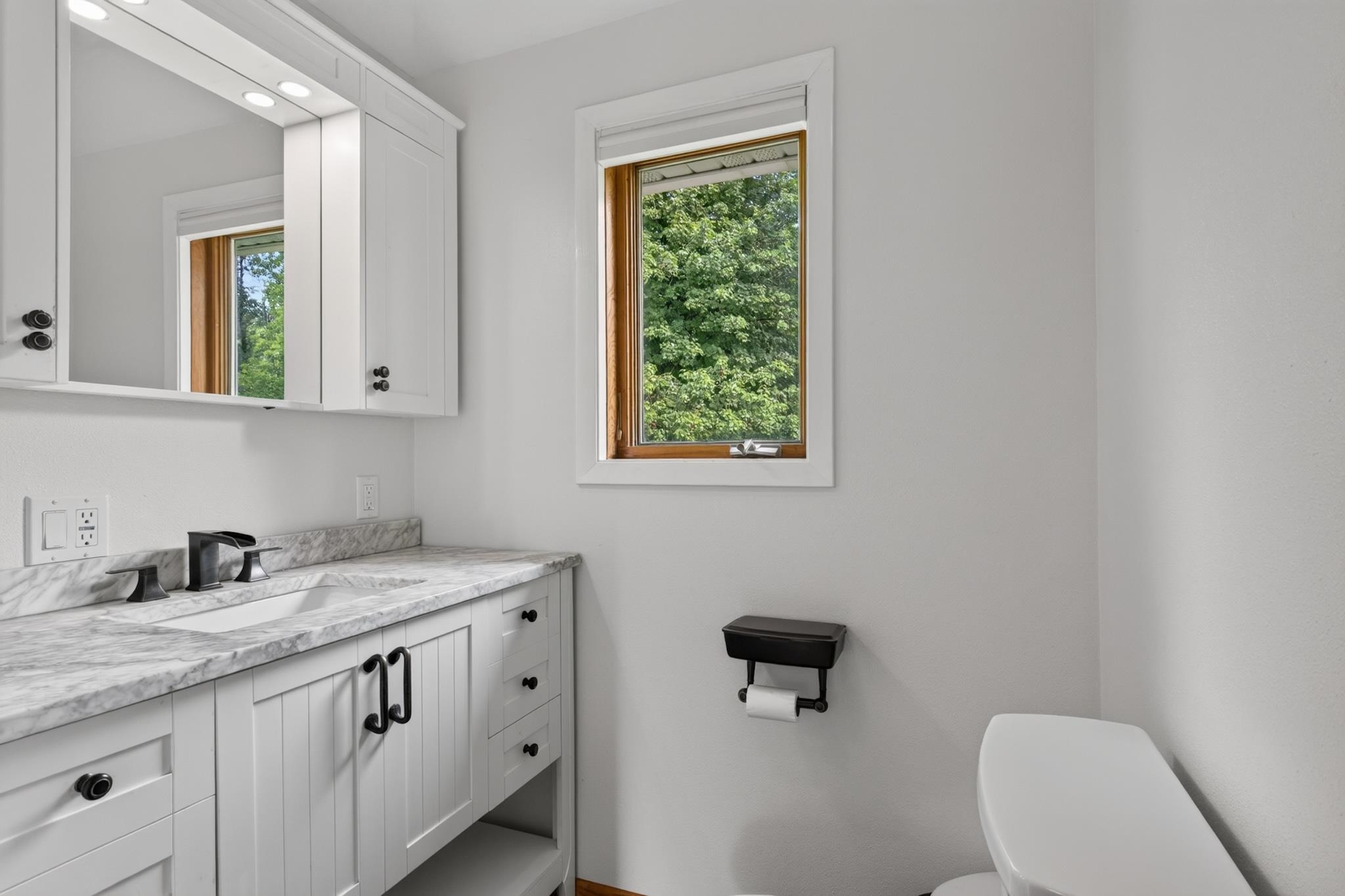 1736 Greenfield Avenue Property Photo 18