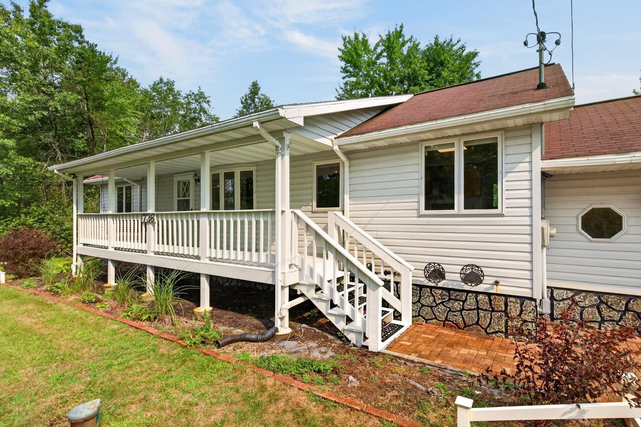 1736 Greenfield Avenue Property Photo 32
