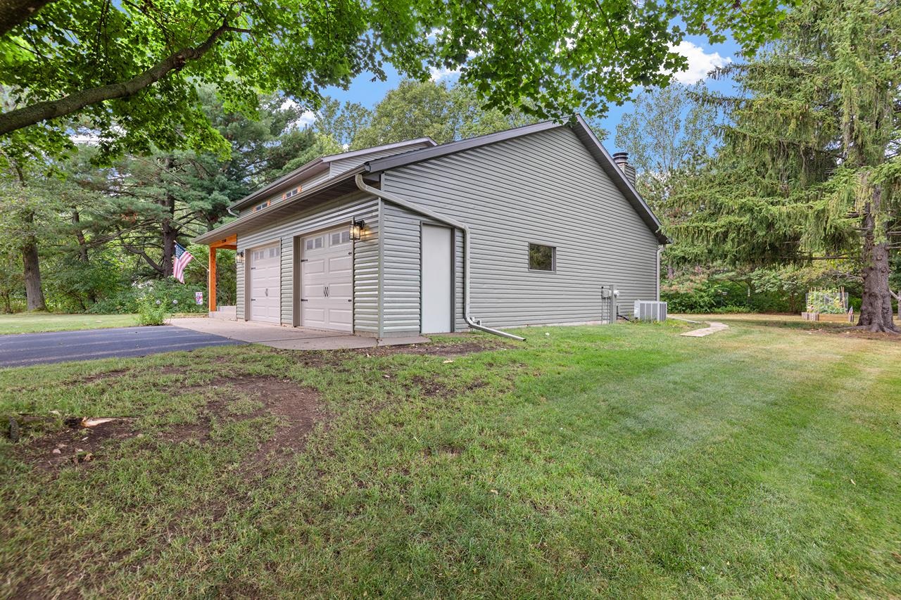 225400 Indigo Drive Property Photo 6