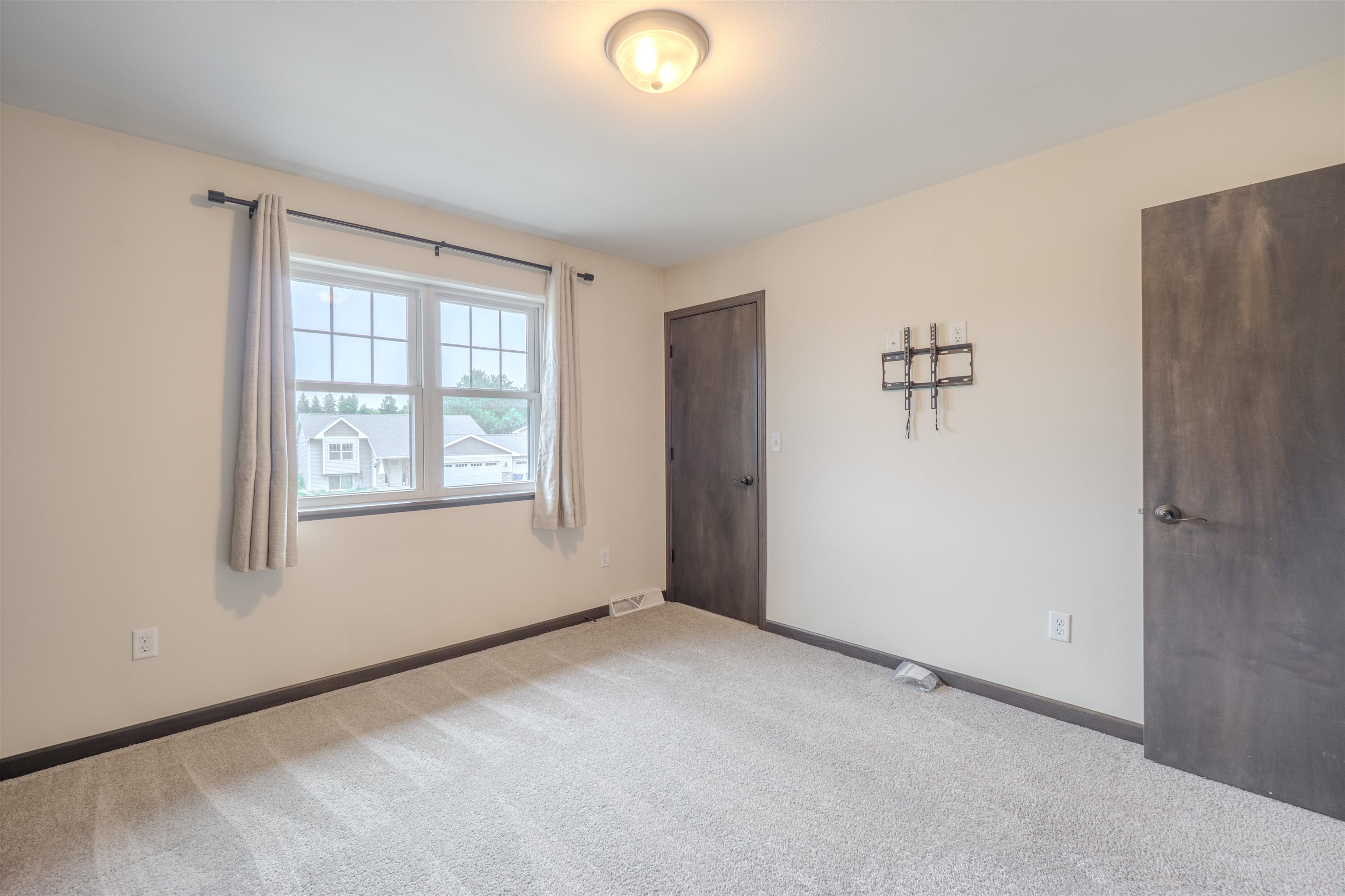 4906 Quirt Sann Drive Property Photo 22