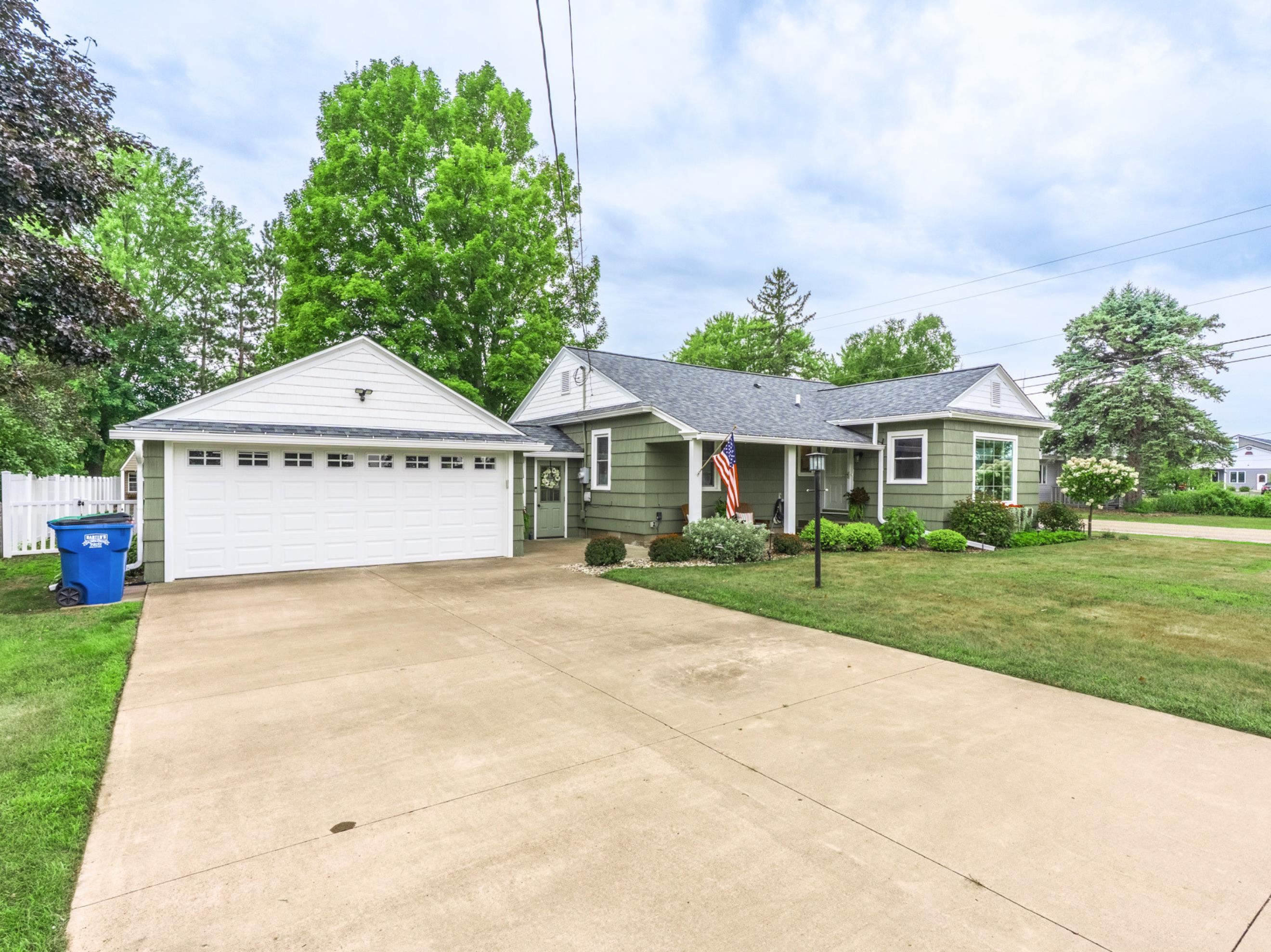 151611 Robin Lane Property Photo 2