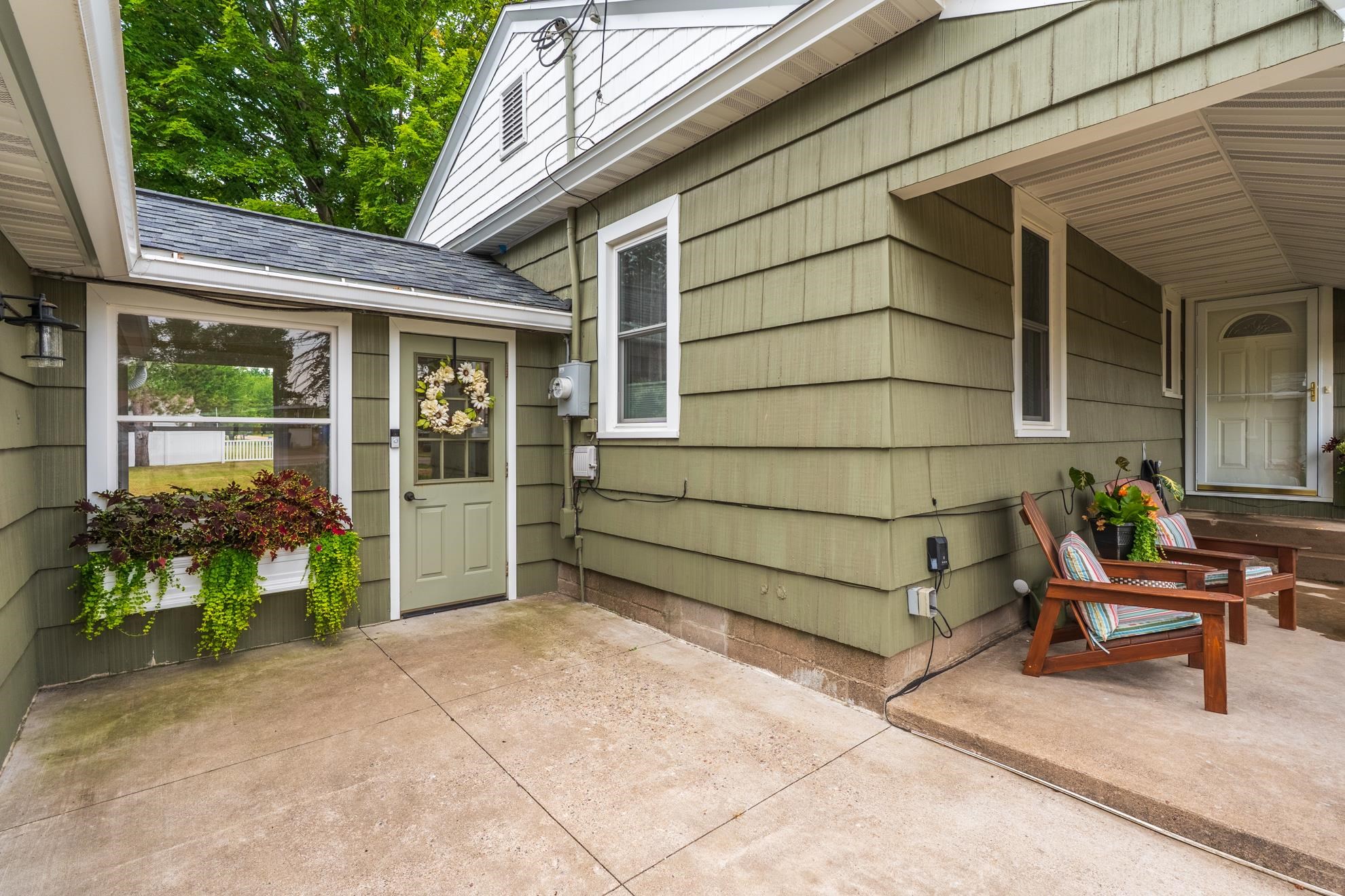 151611 Robin Lane Property Photo 3