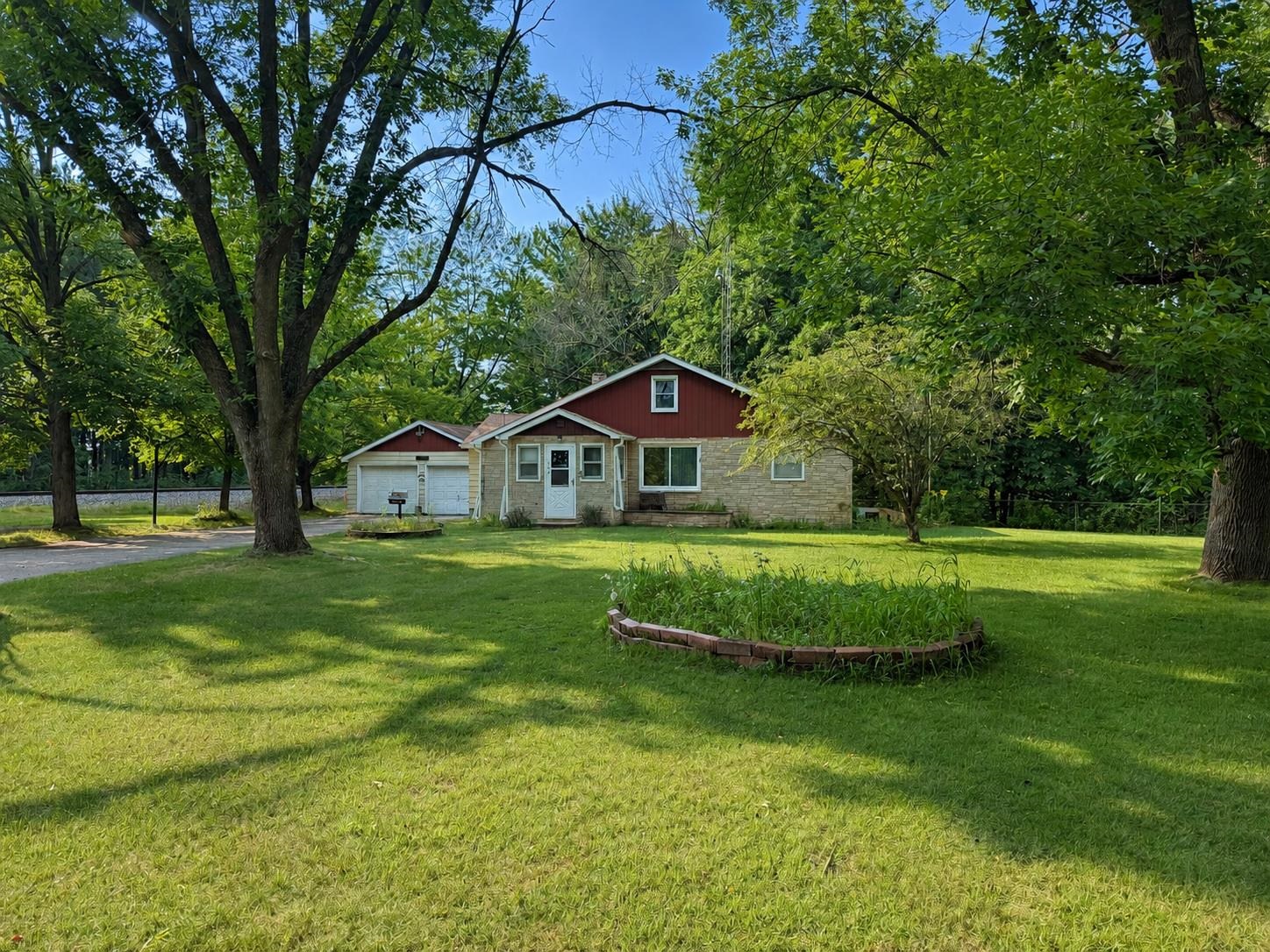 627 Wallace Place Property Photo 1