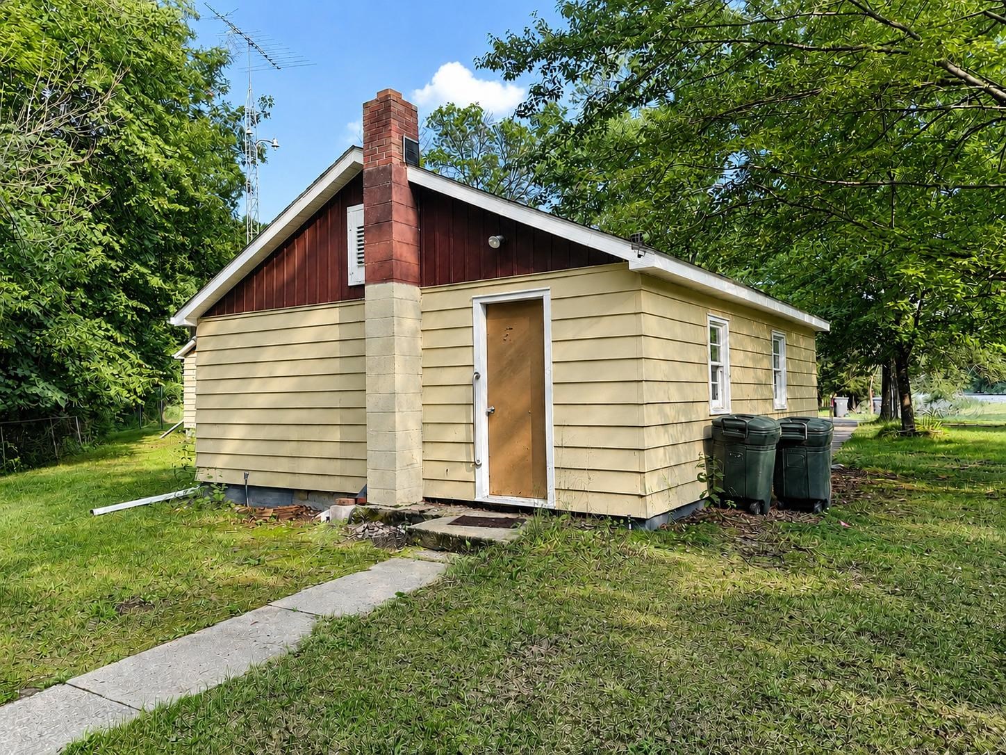 627 Wallace Place Property Photo 5