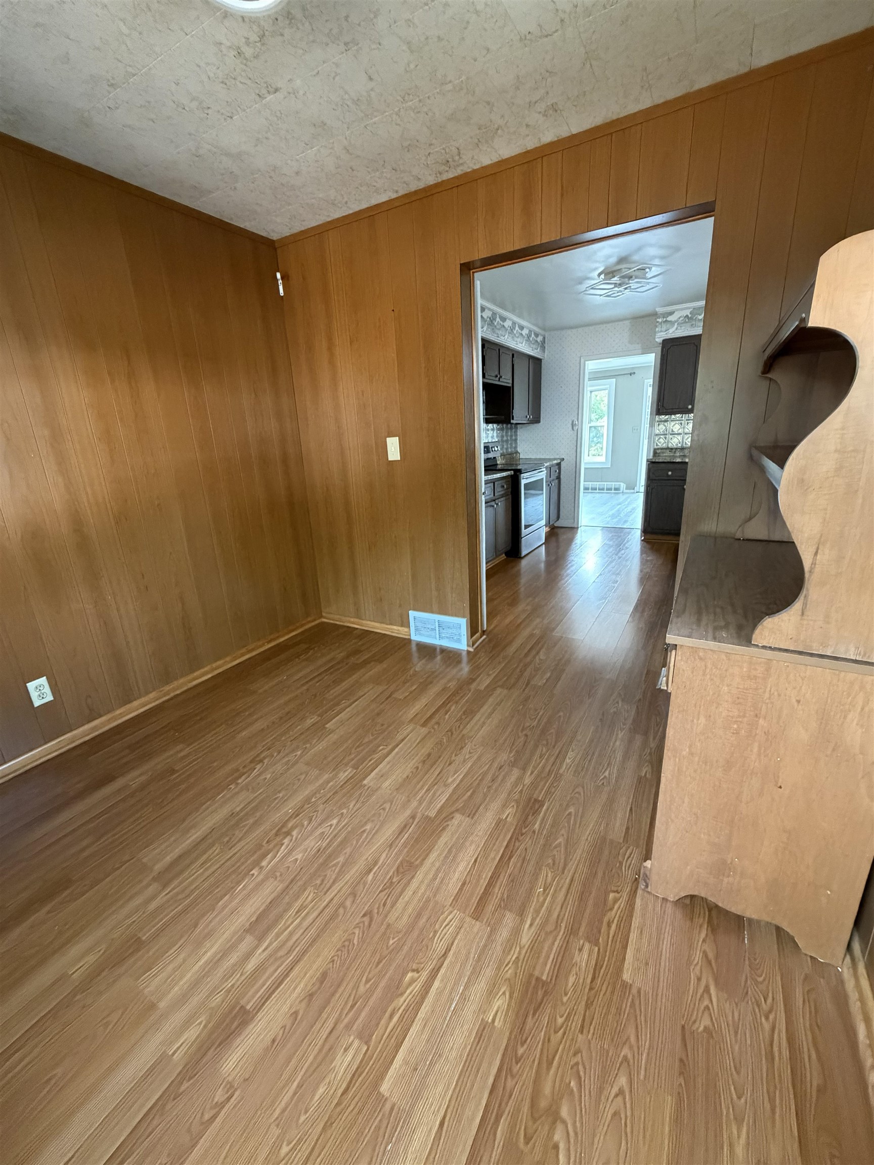 119 Kurth Street Property Photo 32