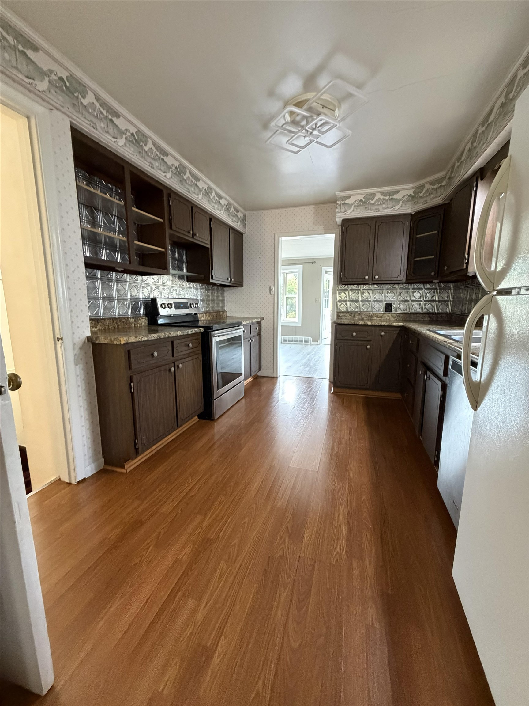 119 Kurth Street Property Photo 33