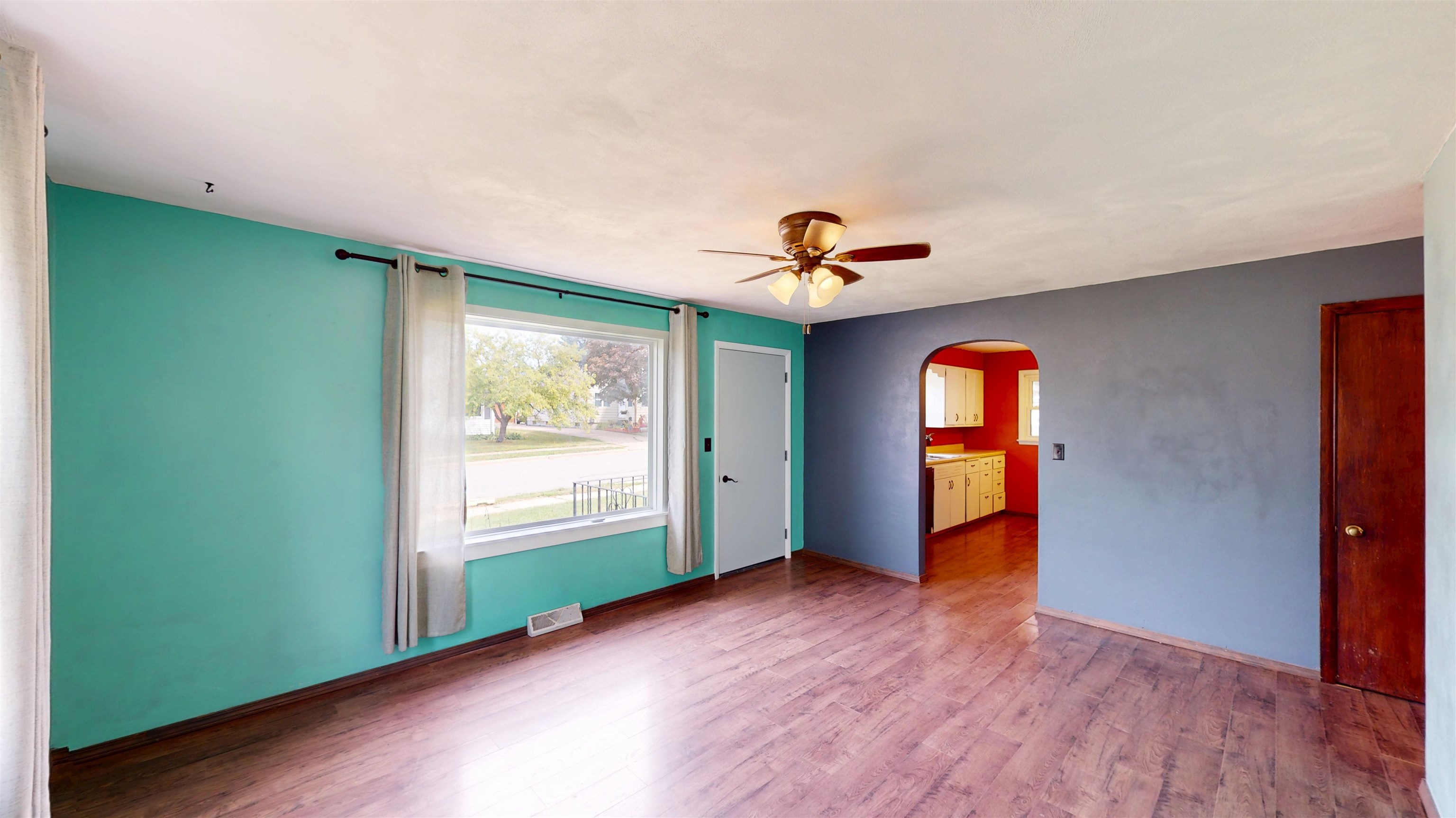 112 E 17th Street Property Photo 12