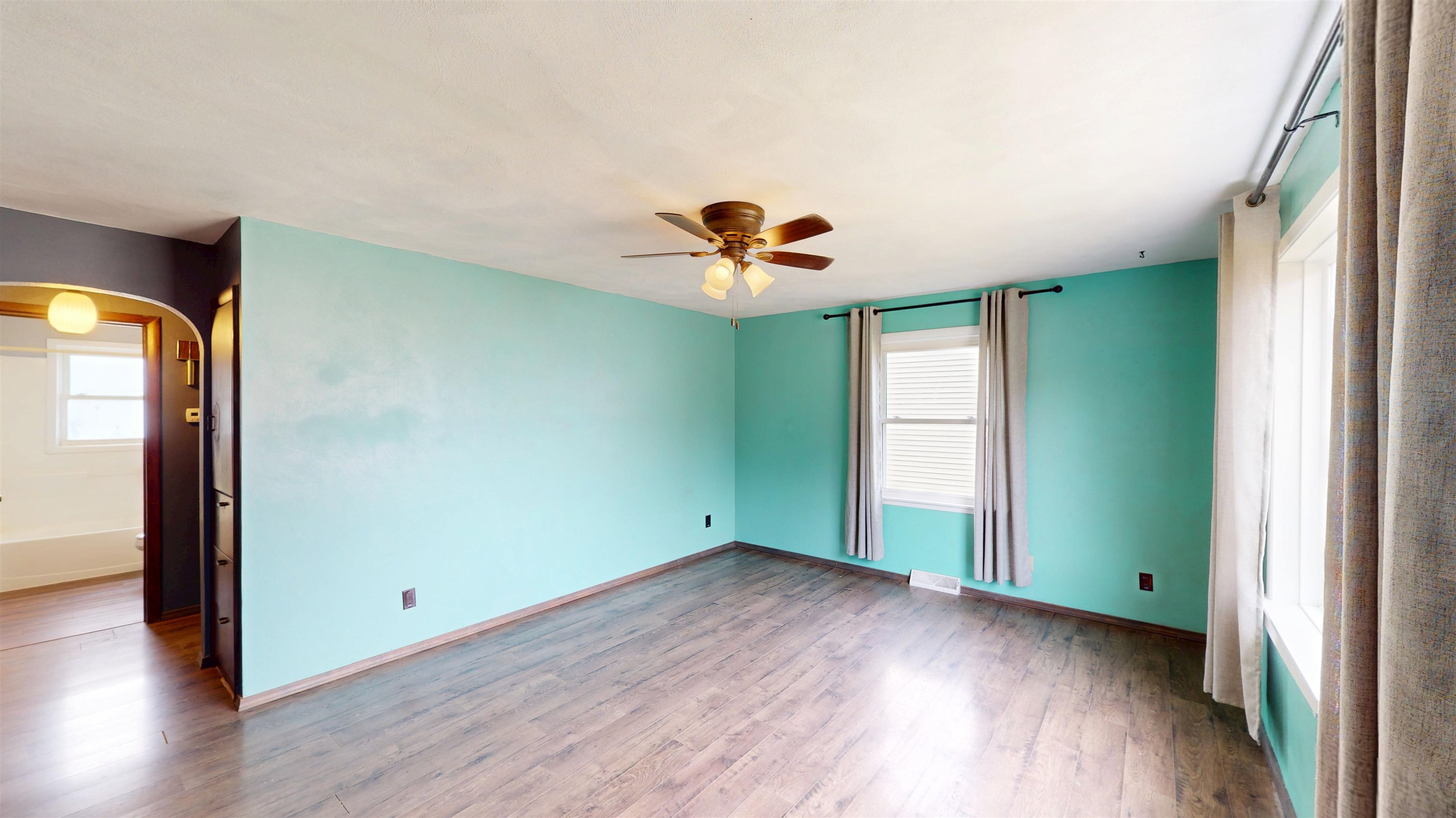 112 E 17th Street Property Photo 15